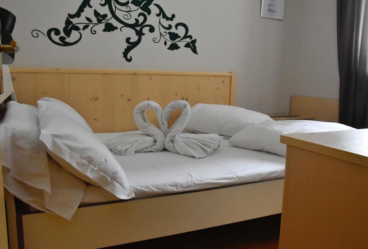 French Room Economy