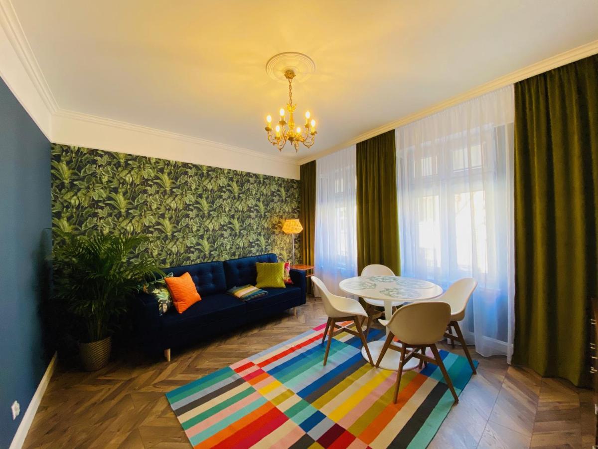 Studio Apartment photo 1