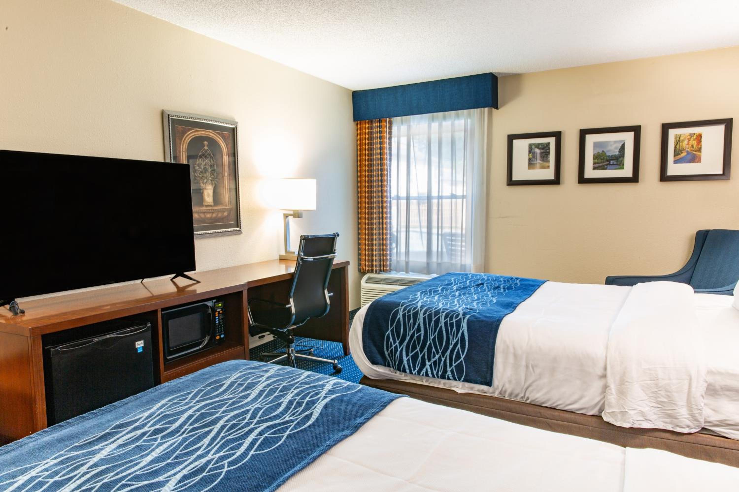 Double Room with Two Double Beds - Non-Smoking - Photo 4