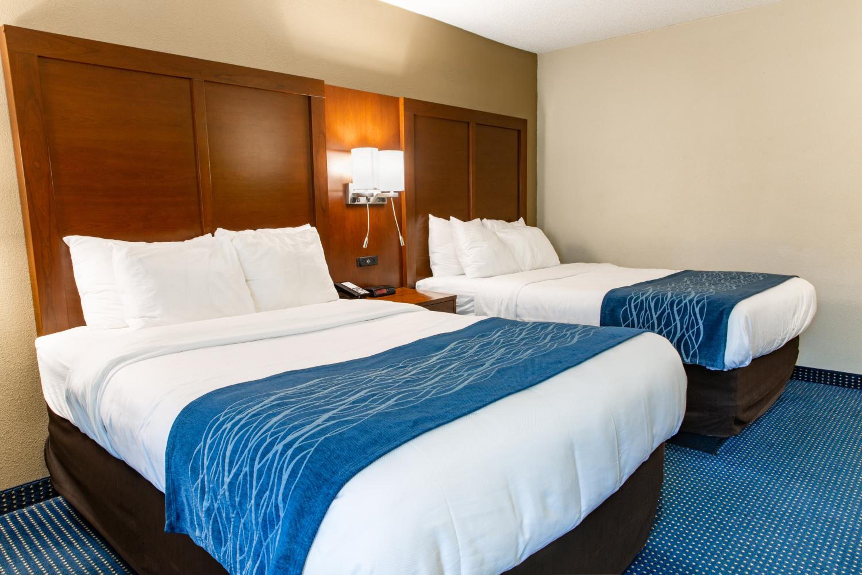 Double Room with Two Double Beds - Non-Smoking - Photo 3