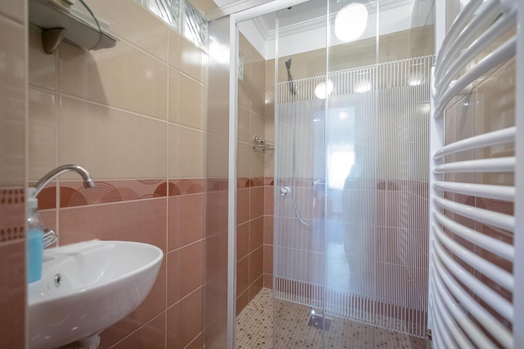 Standard Double Room - Photo 2