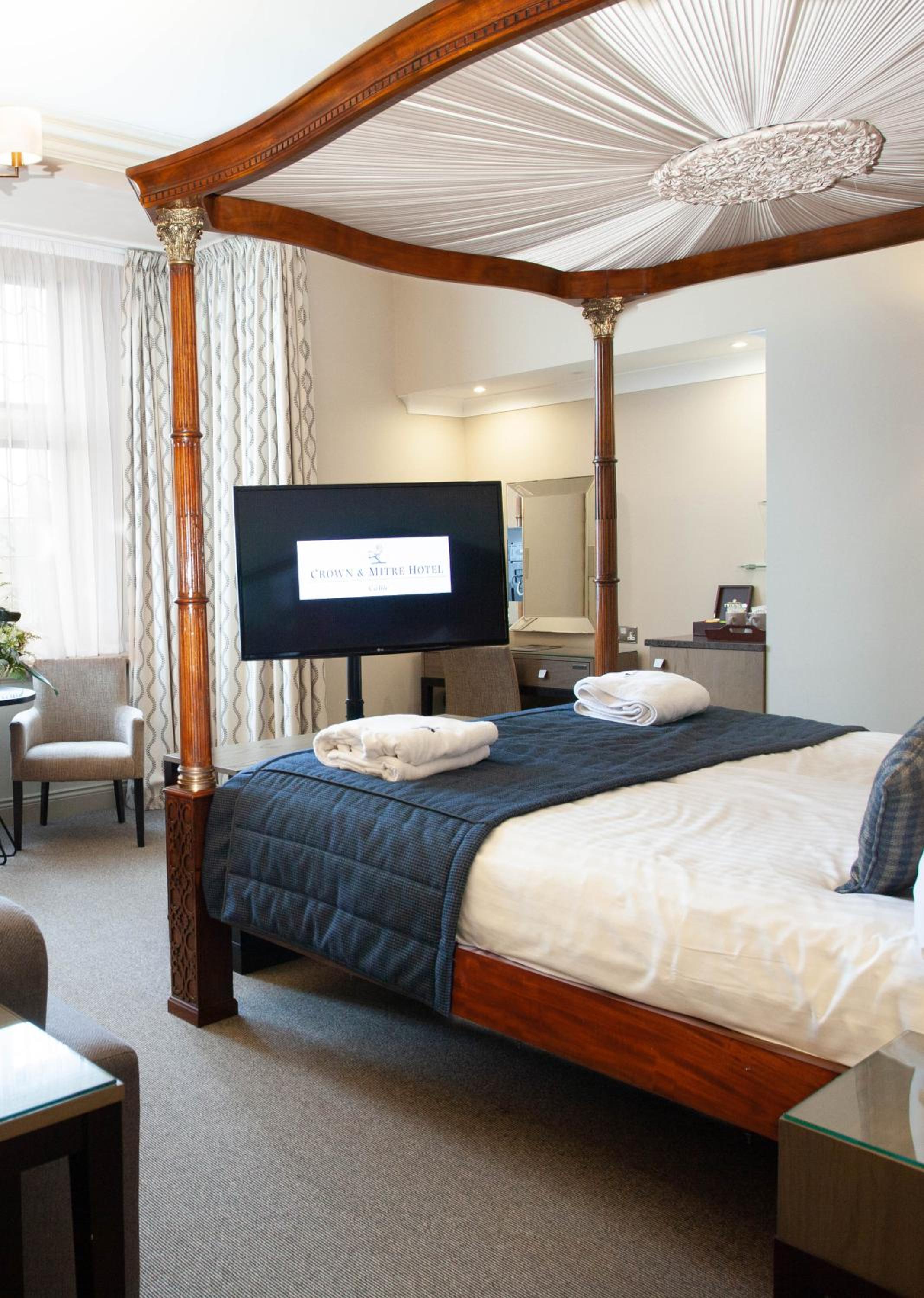 King Suite with Four Poster Bed