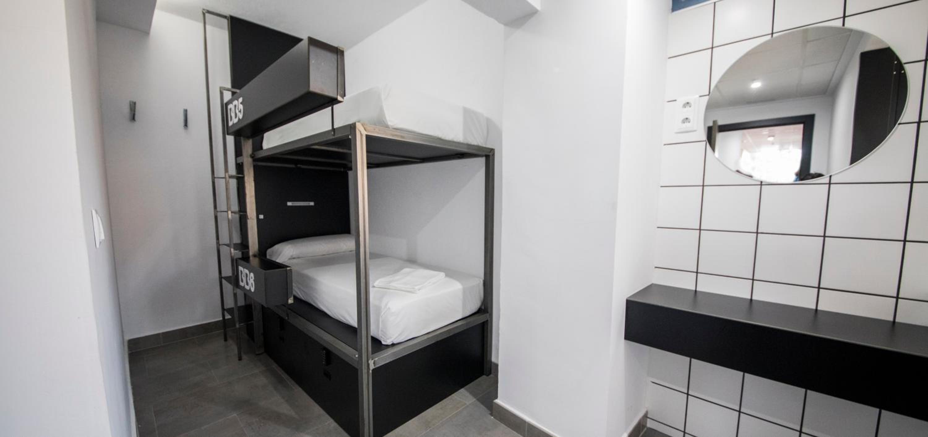 Bed in 6-Bed Mixed Dormitory Room