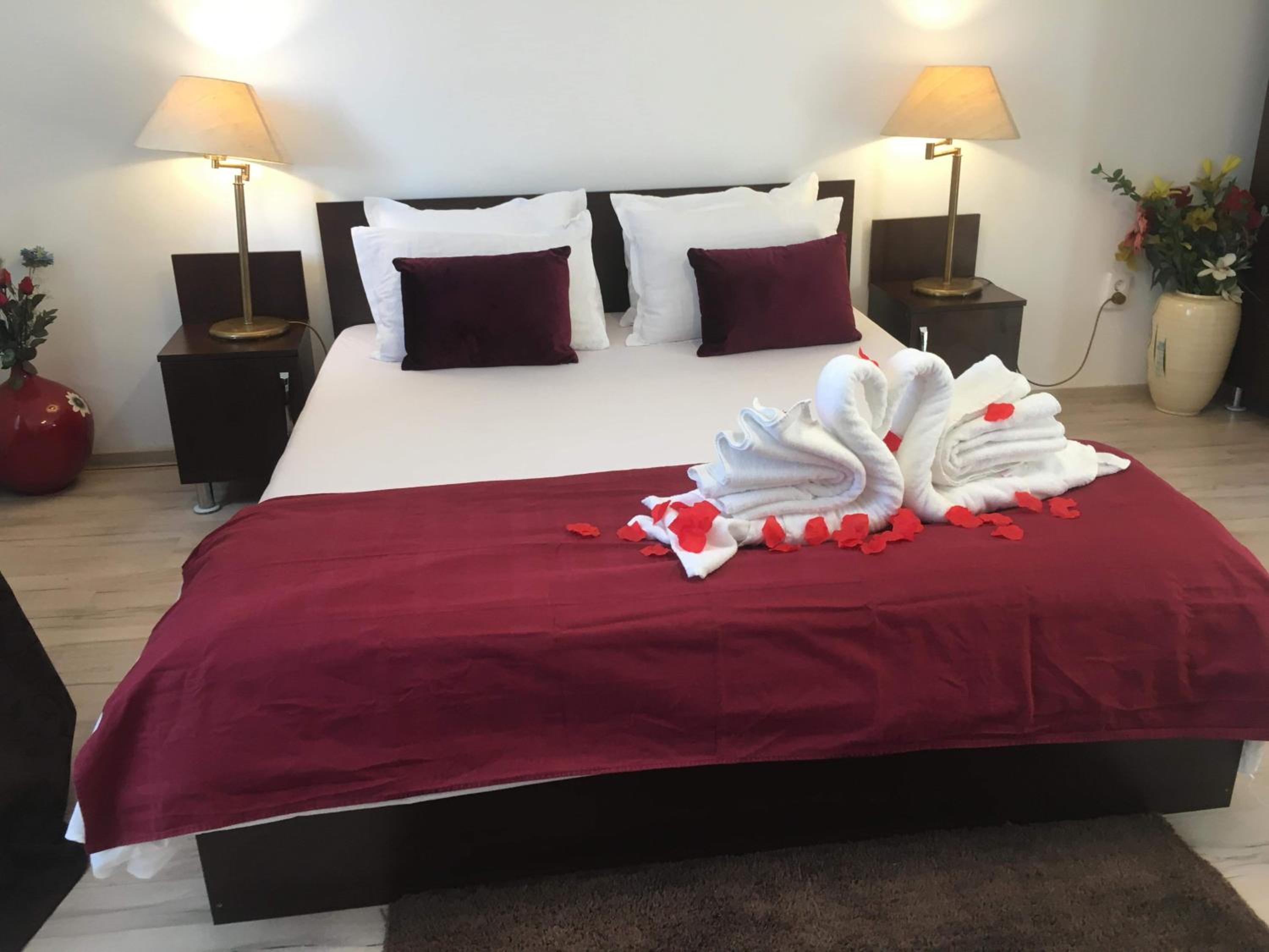 Standard Double Room with Private Bathroom - Photo 5
