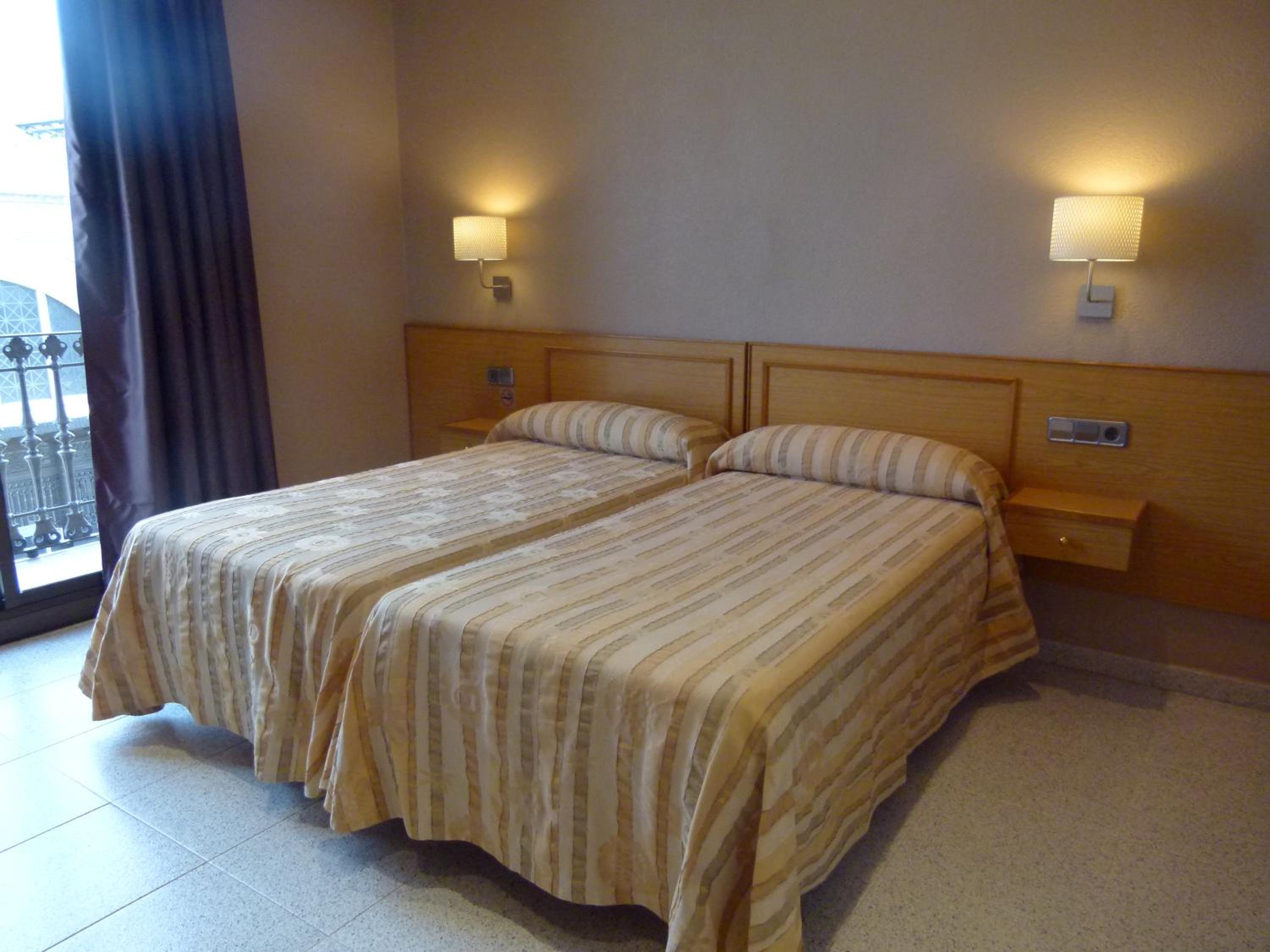 Double or Twin Room with Bathroom photo 2
