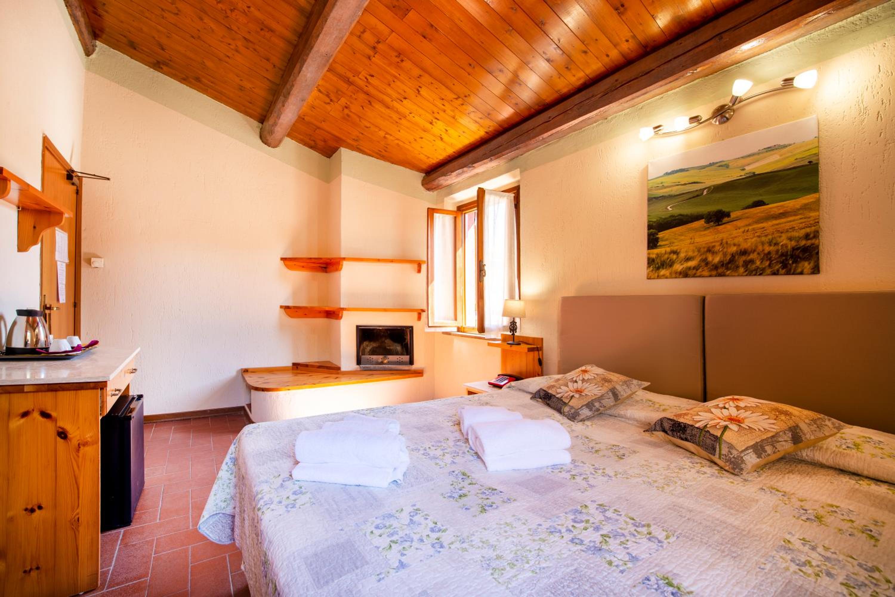 Double or Twin Room - Photo 1