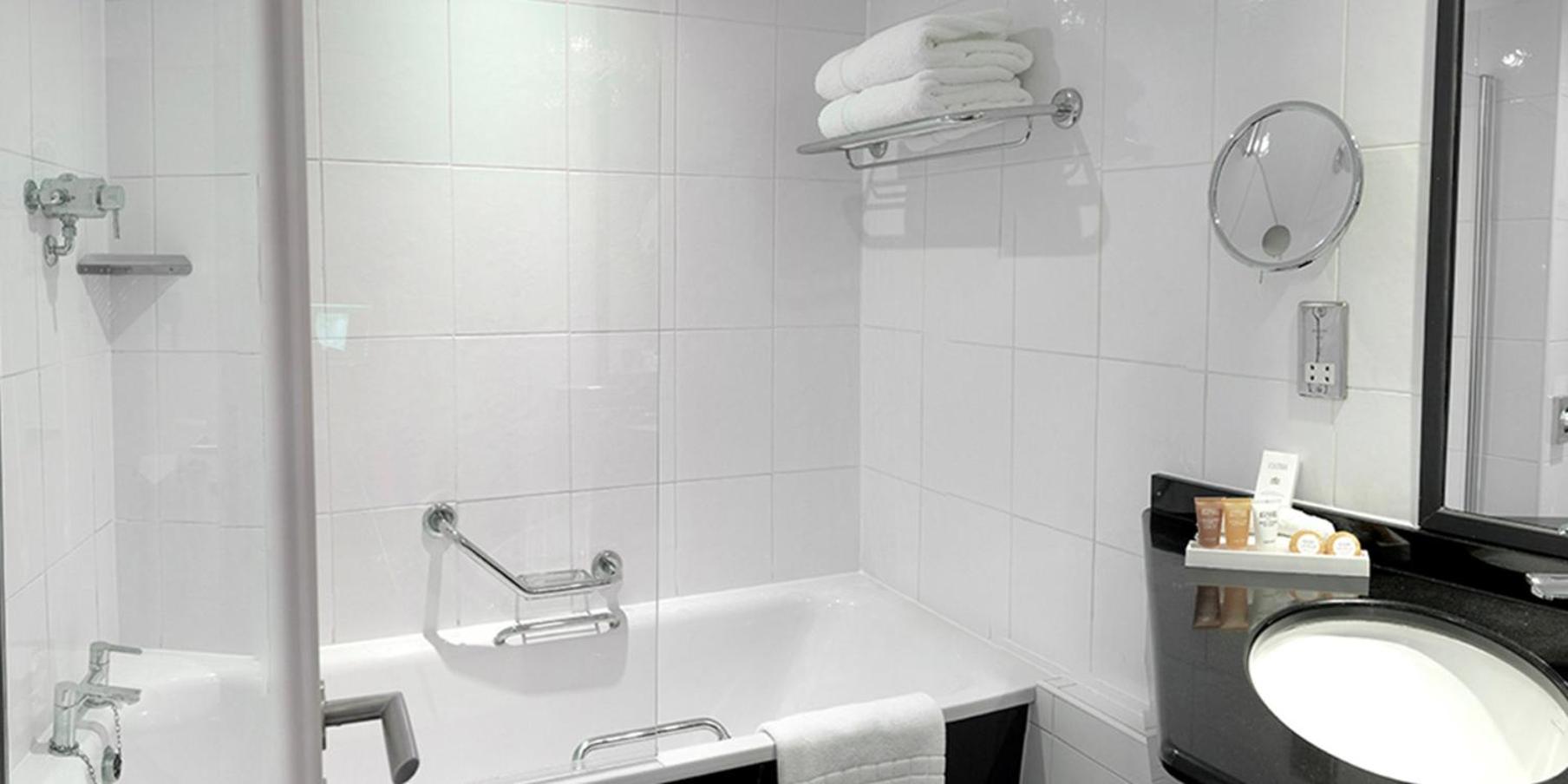 Premium Super King Room - Photo 16