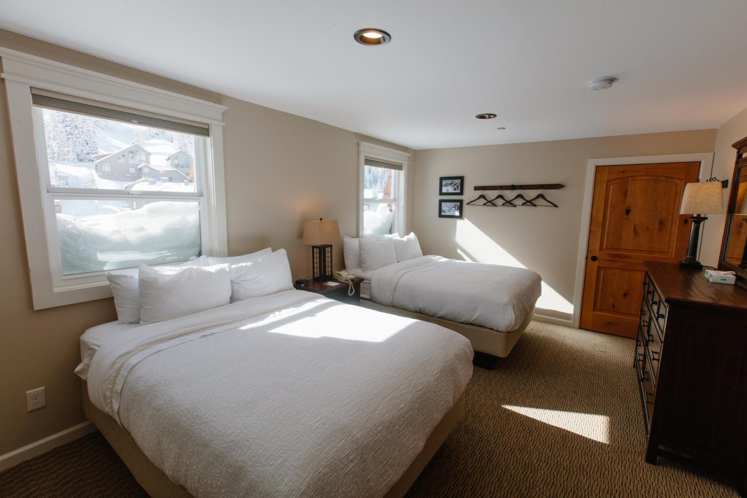 Superior Queen Room With Two Queen Beds photo 1