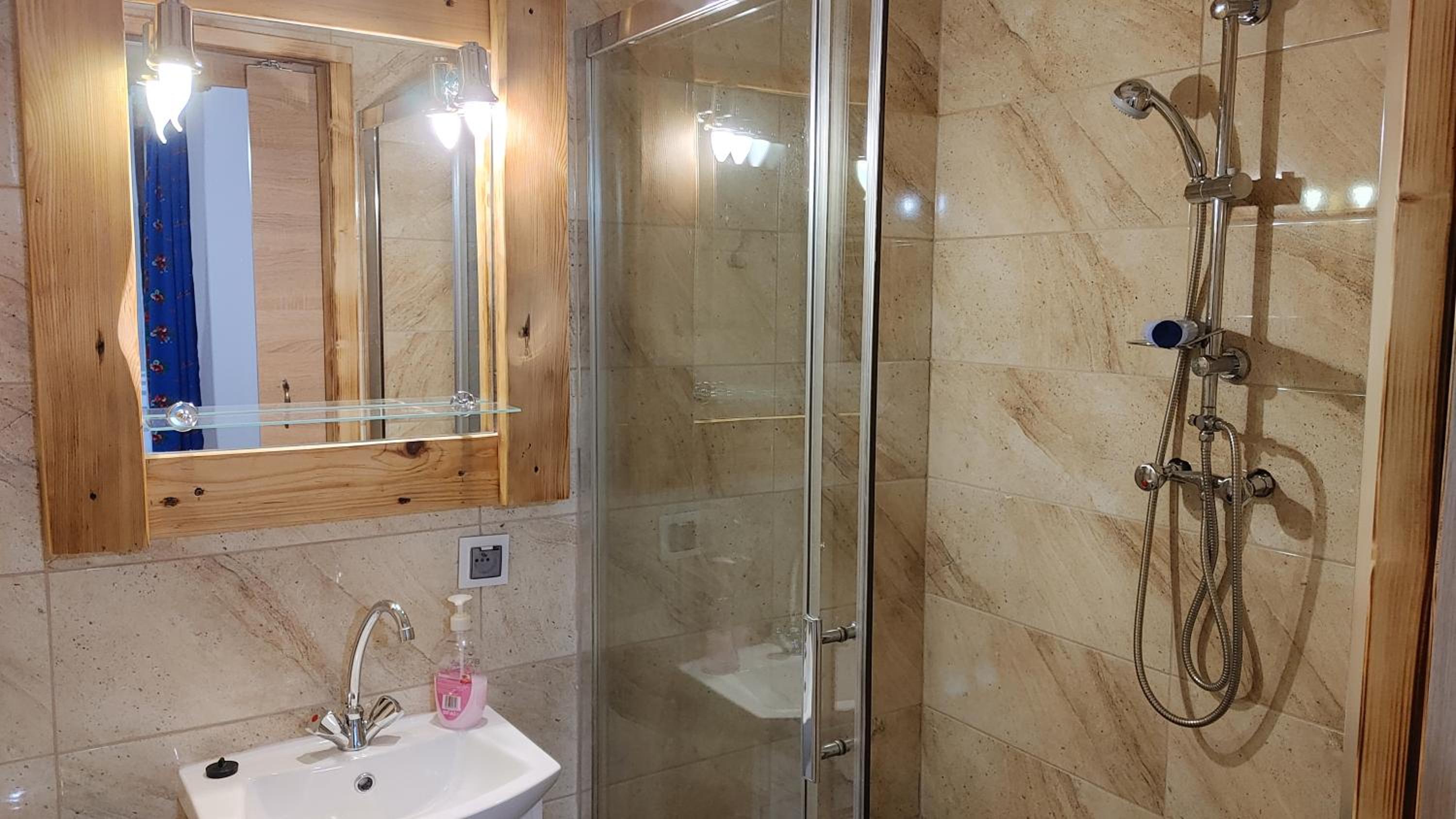 Double Room with Private Bathroom photo 2