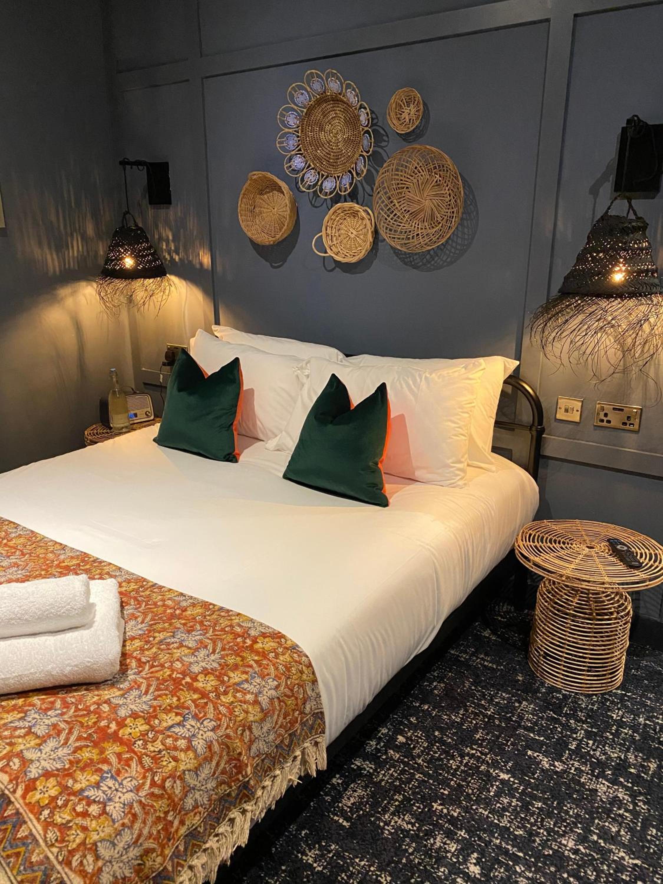 Standard Double Room - Photo 7