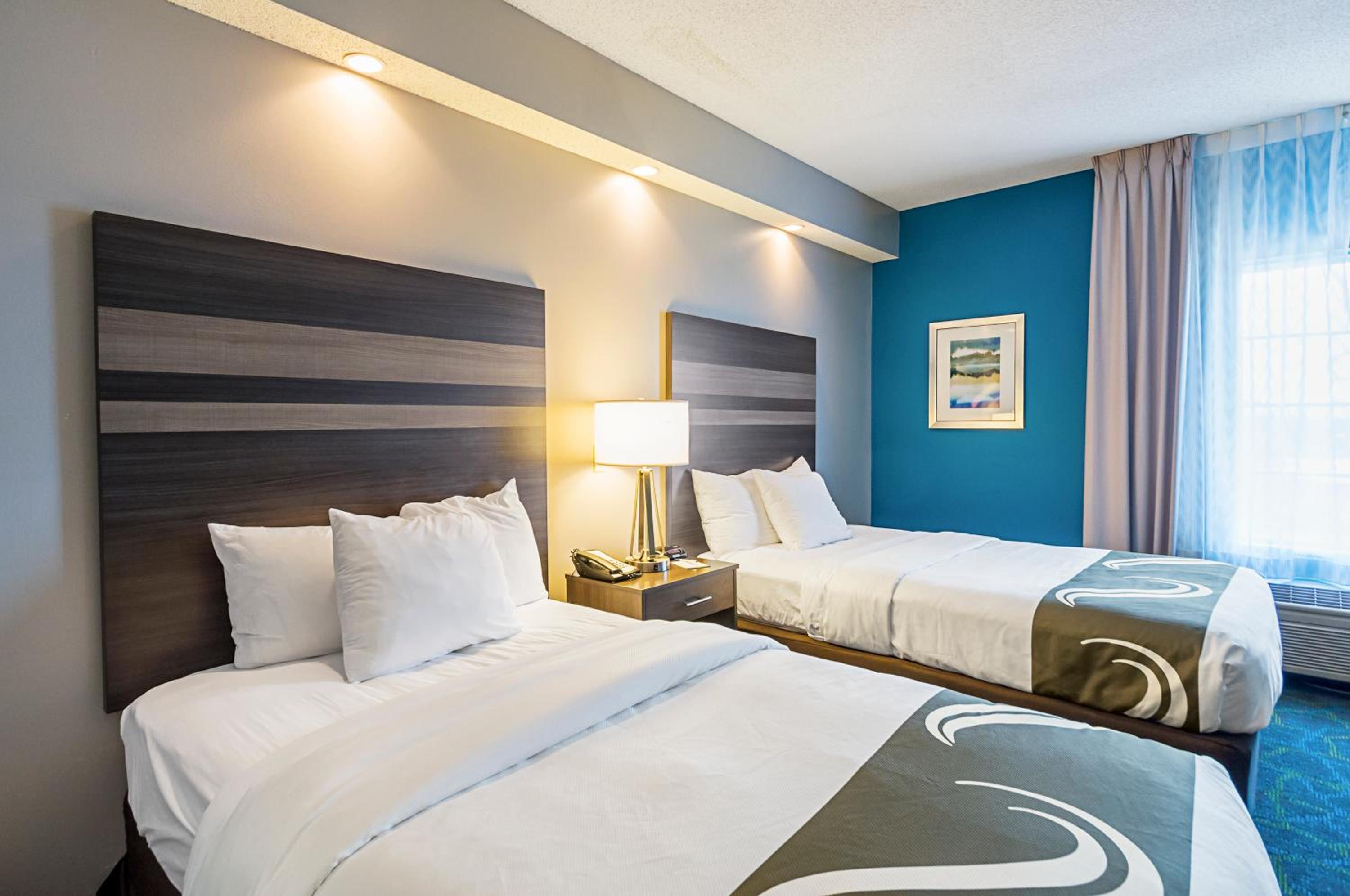 Double Room with Two Double Beds - Accessible/Non-Smoking - Photo 4