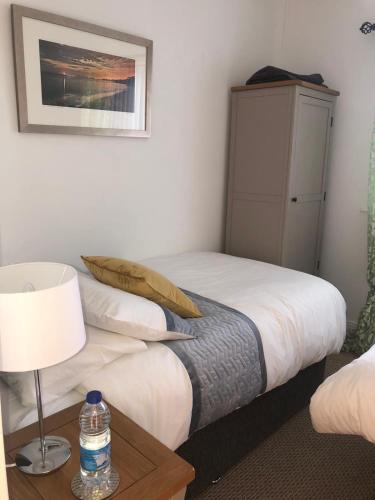 Twin Room with Private External Bathroom photo 1