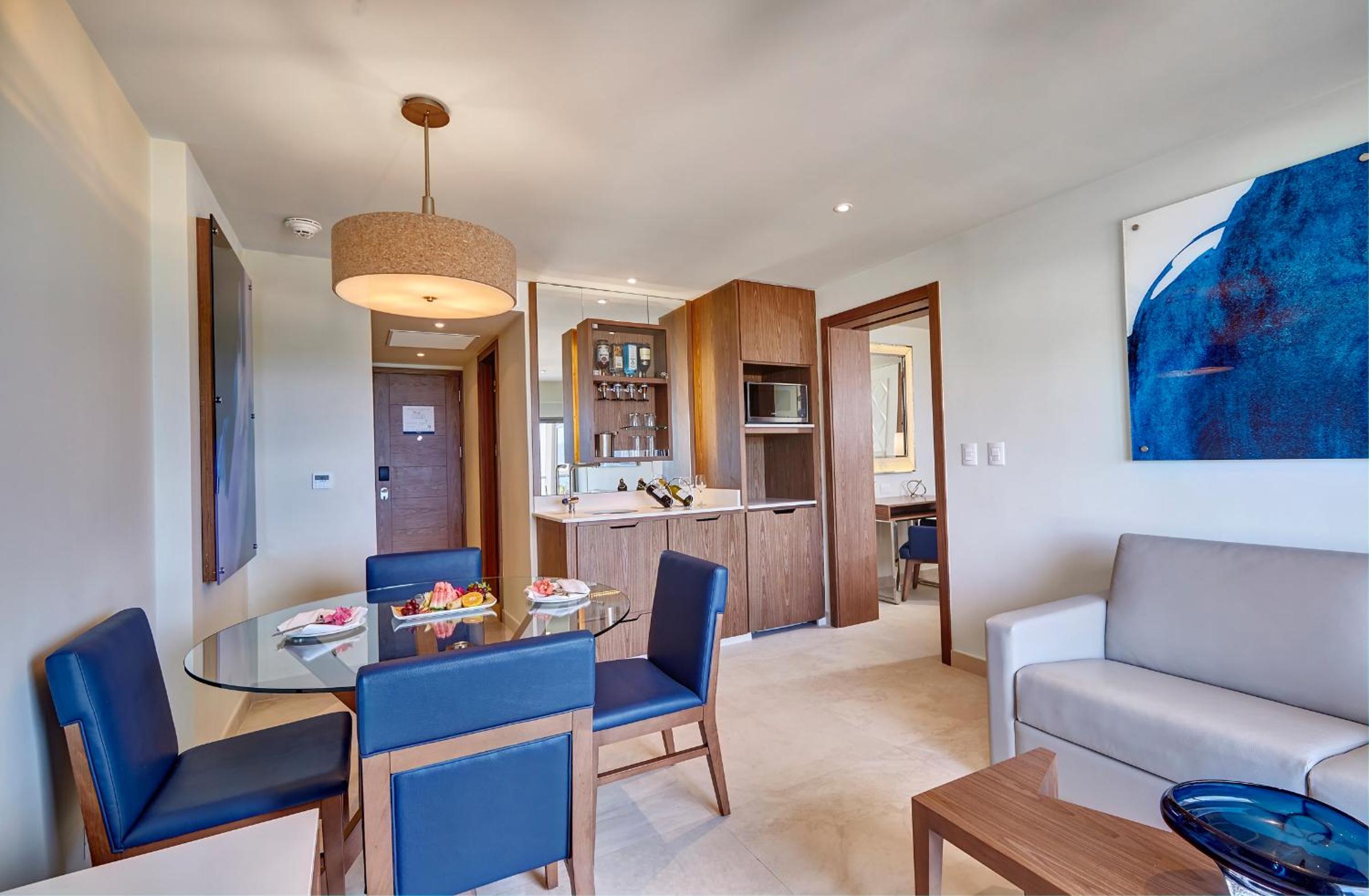 Luxury Presidential Ocean Front Two Bedrooms Suite Diamond Club, photo 6