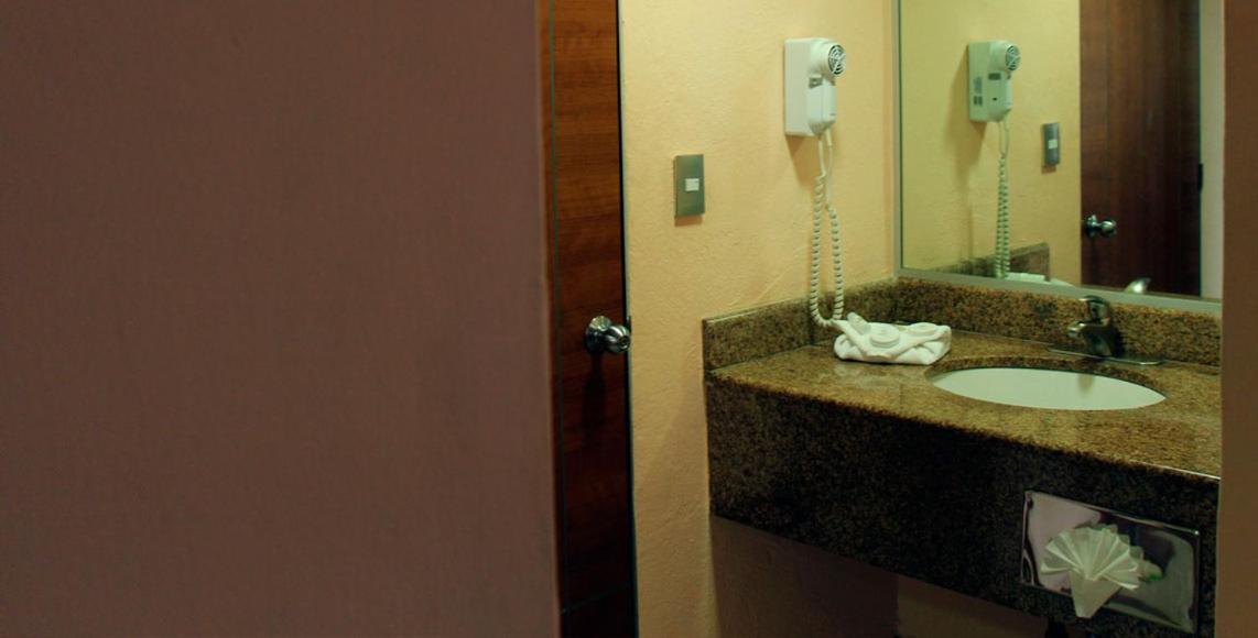 Twin Room with Air-Conditioning - Photo 3