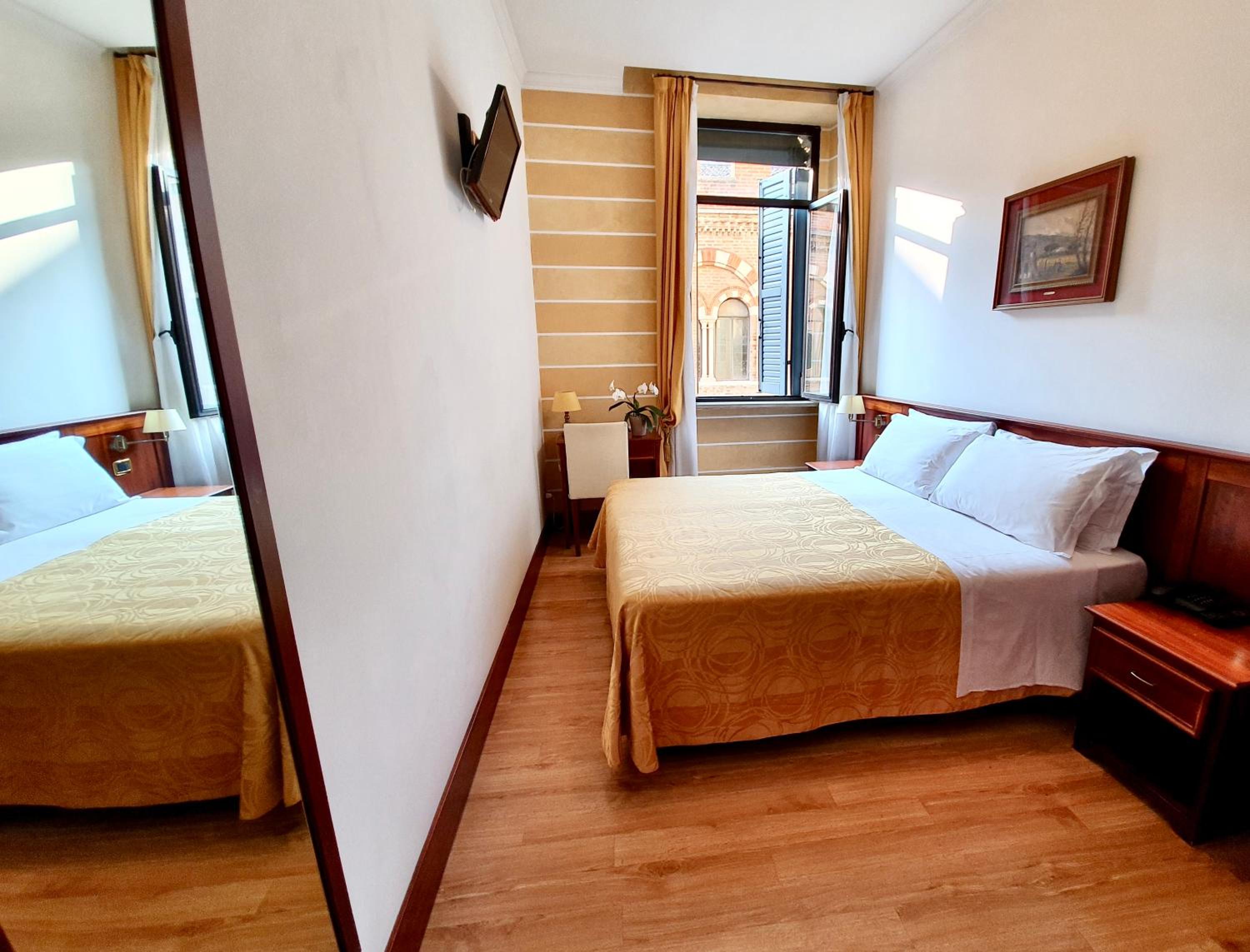 Economy Double Room photo 1