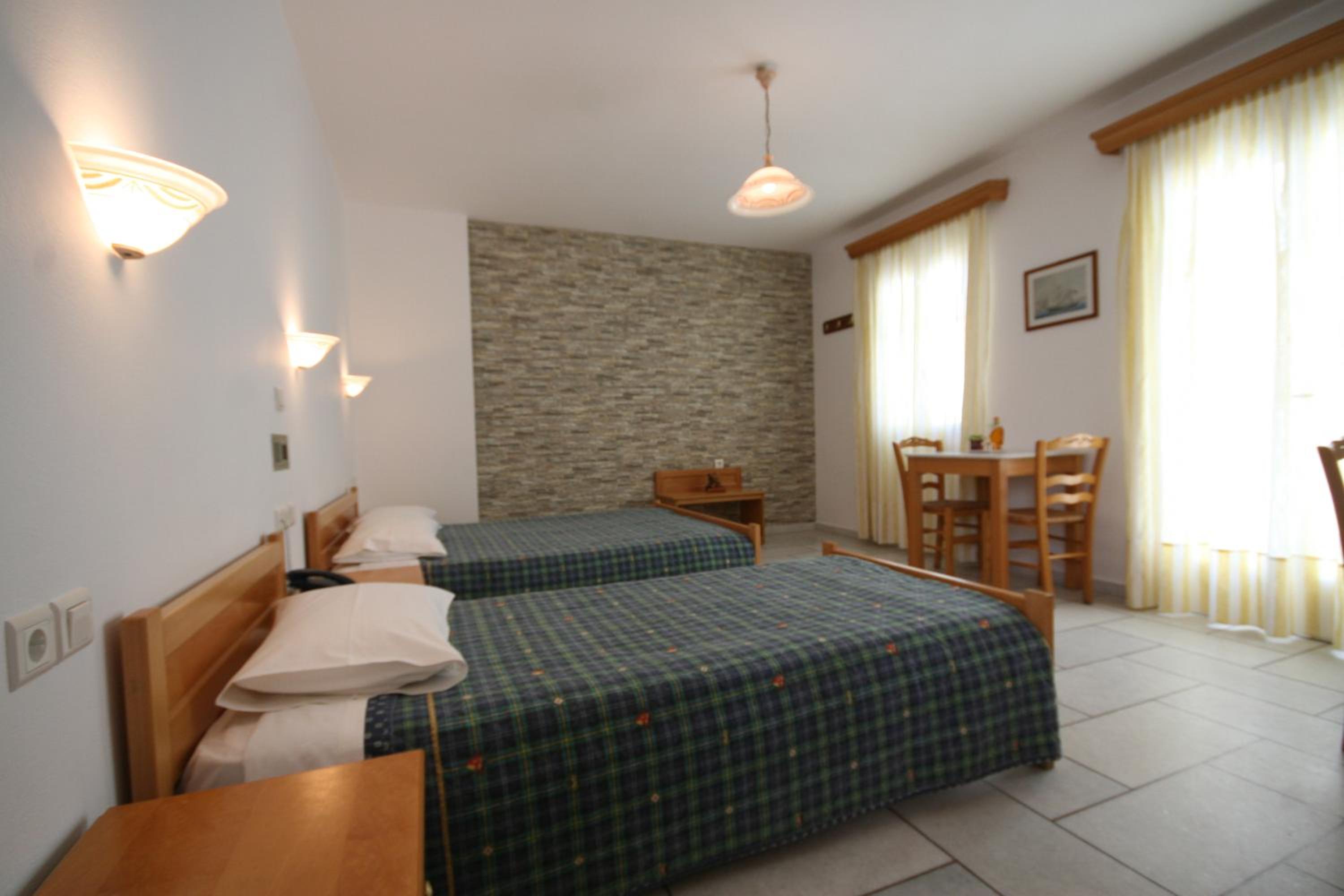 Studio (3 Adults)