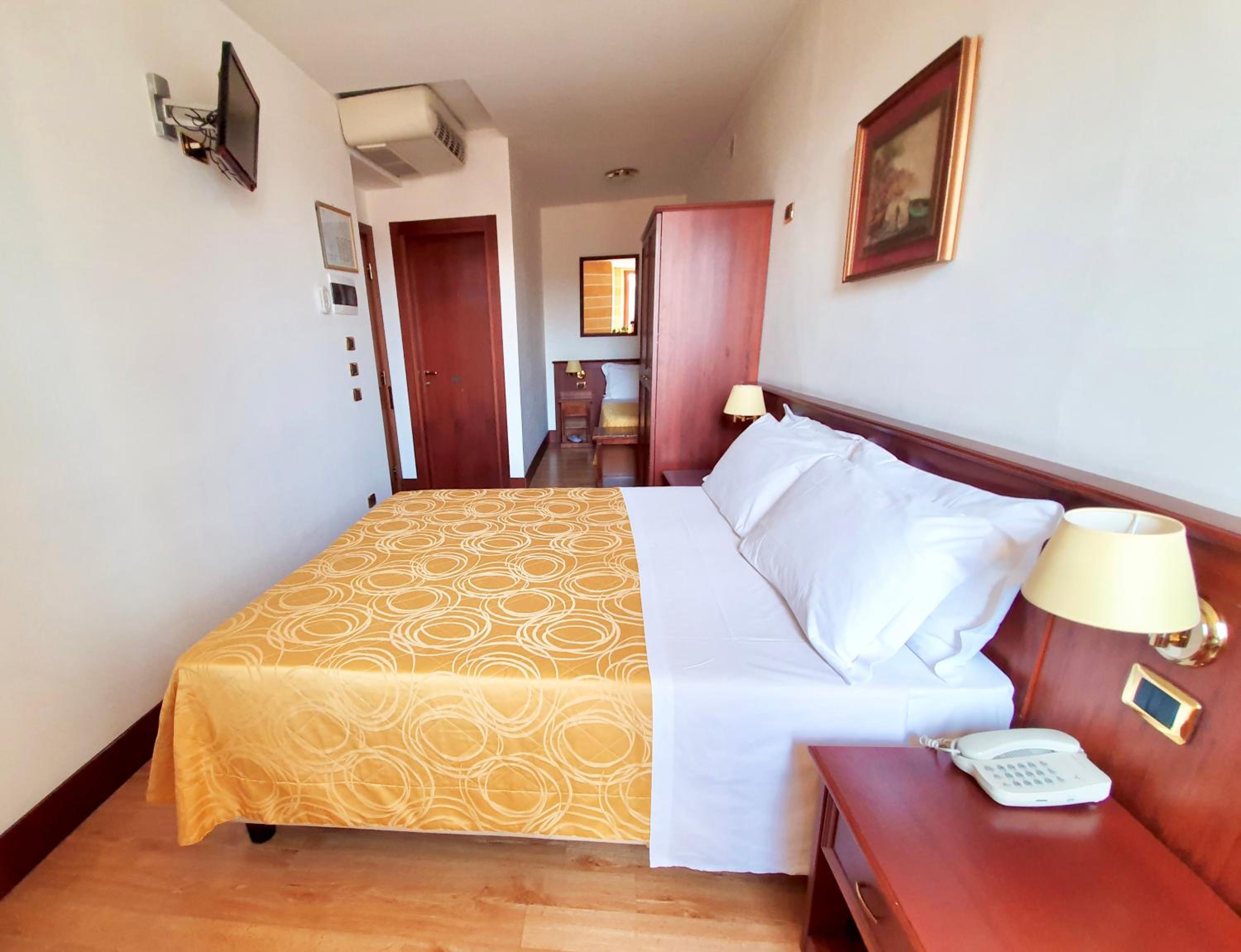 Double or Twin Room with Extra Bed photo 1