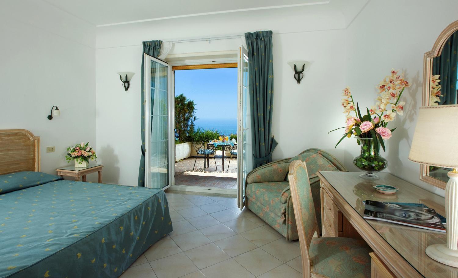 Double Room with Sea View - Photo 1
