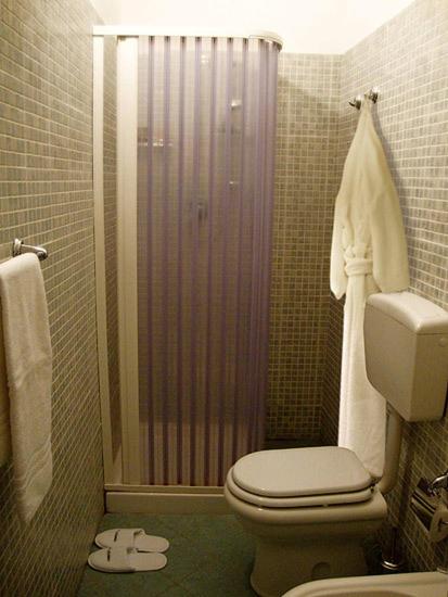 Double Room - Photo 14