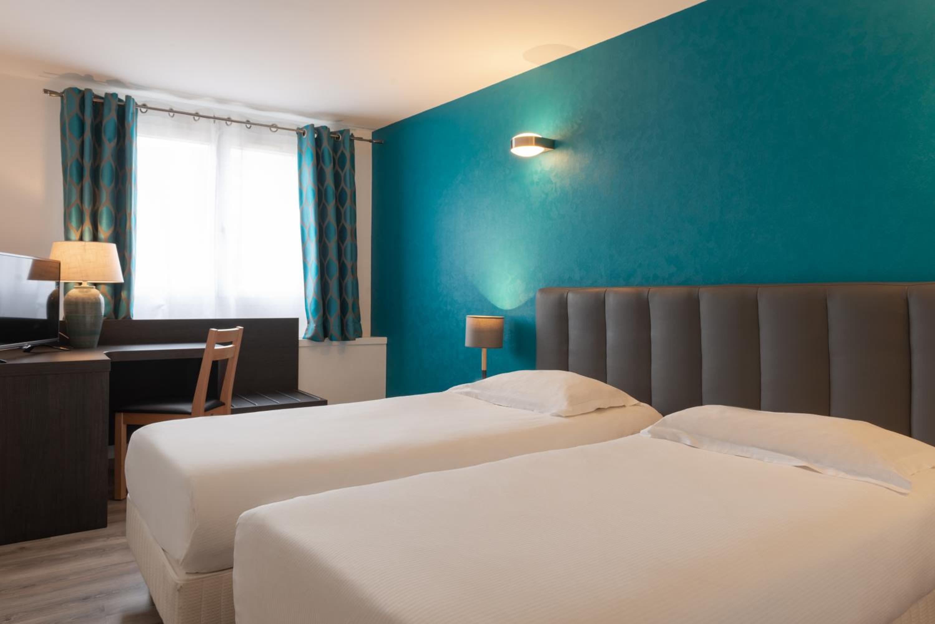 Twin Room - Photo 1