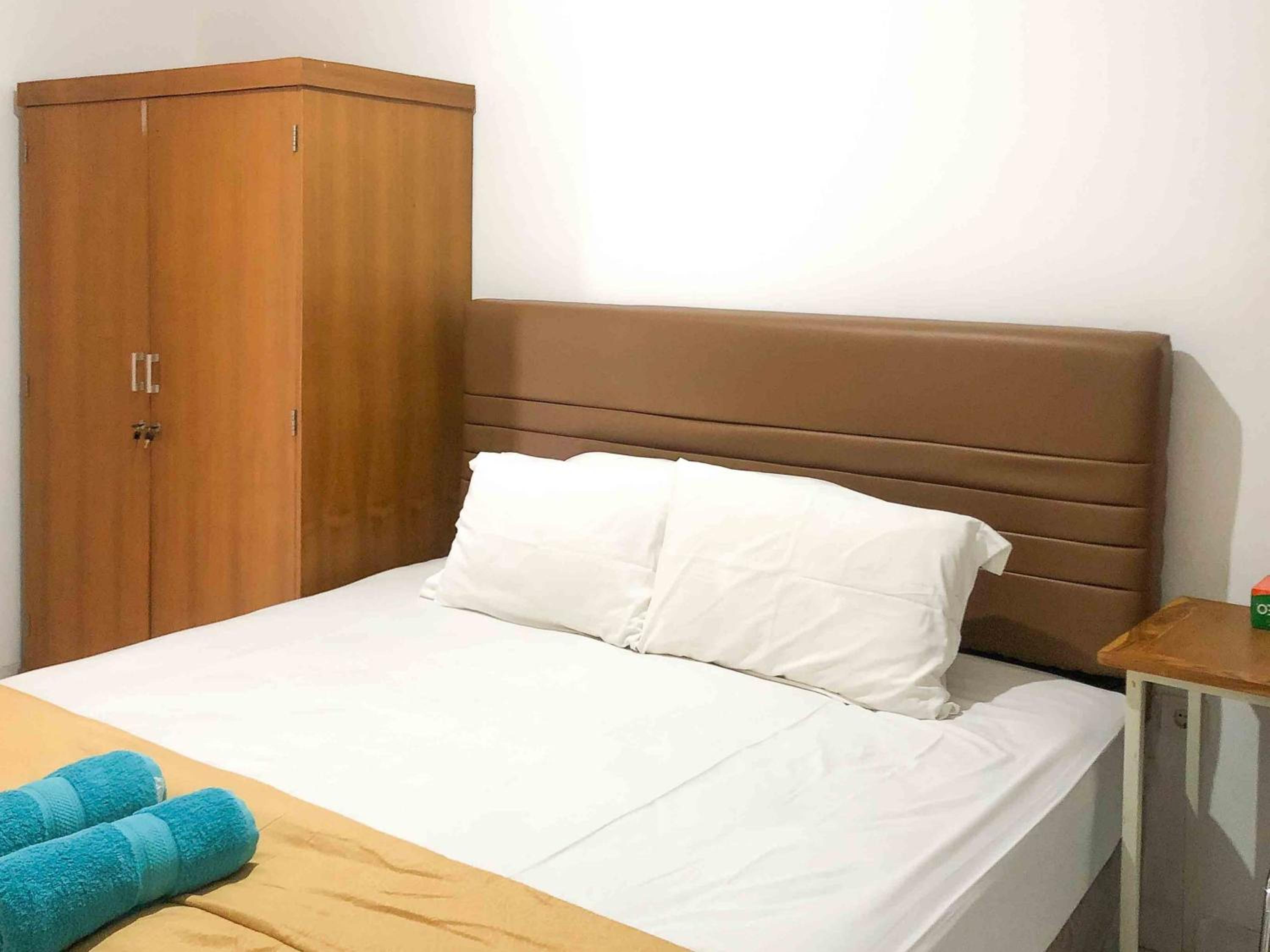 Standard Double Room - Photo 9