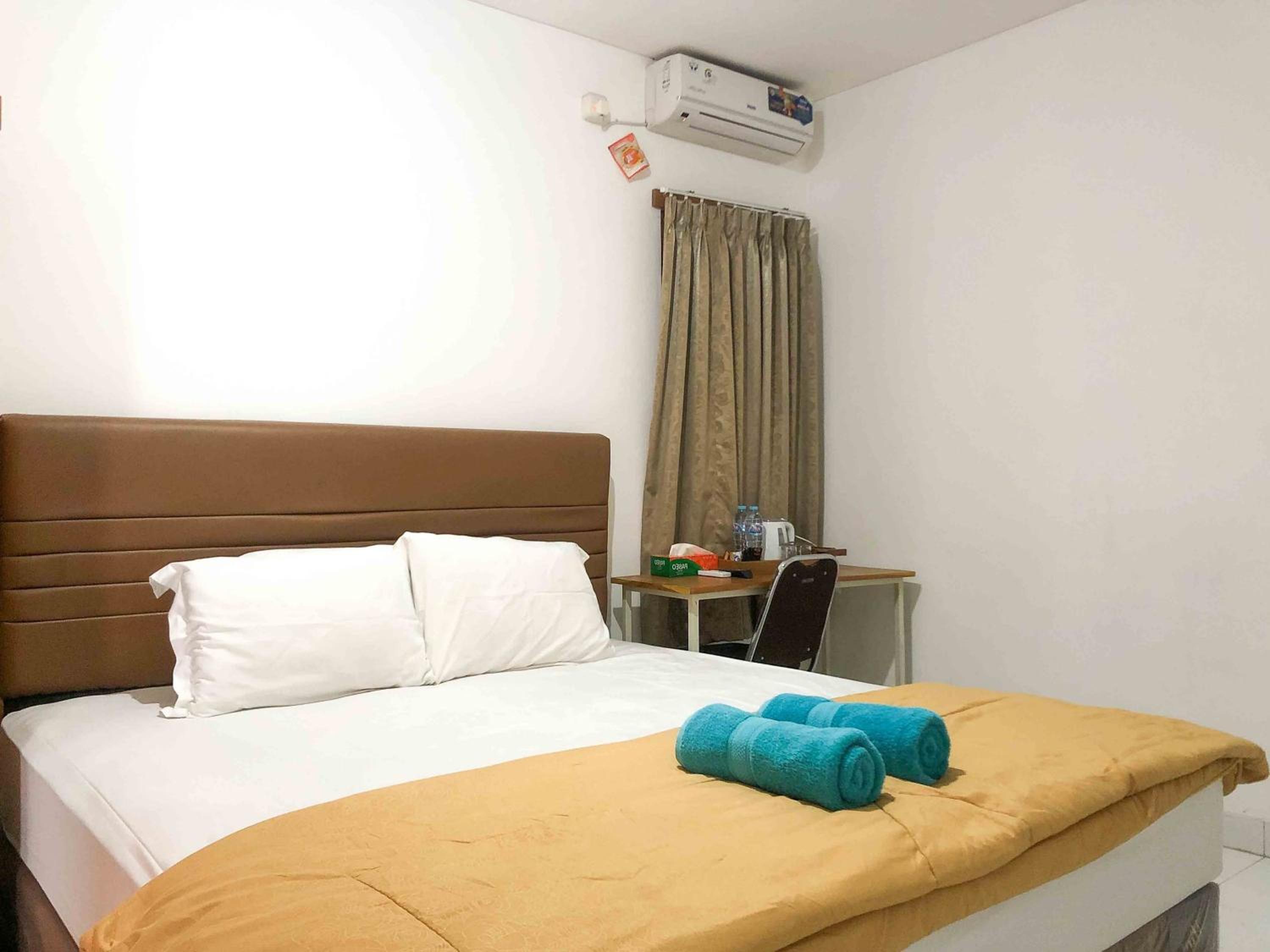 Standard Double Room - Photo 8