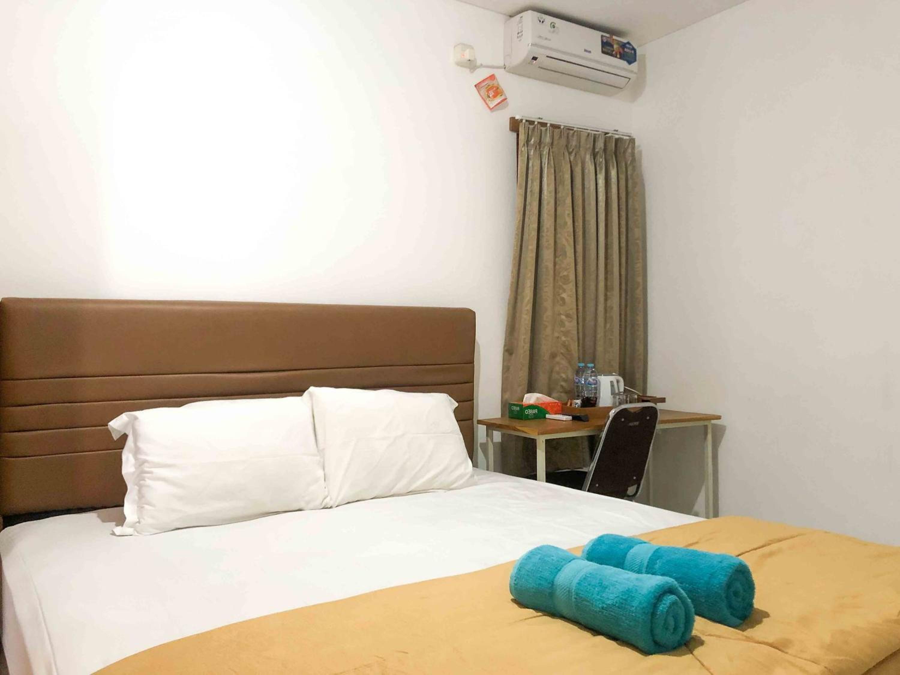 Standard Double Room - Photo 7