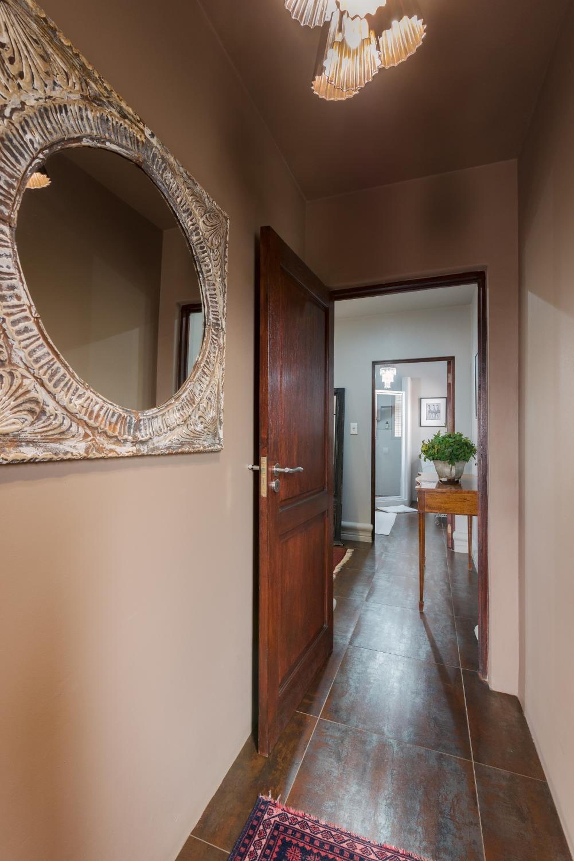 Studio Apartment photo 3