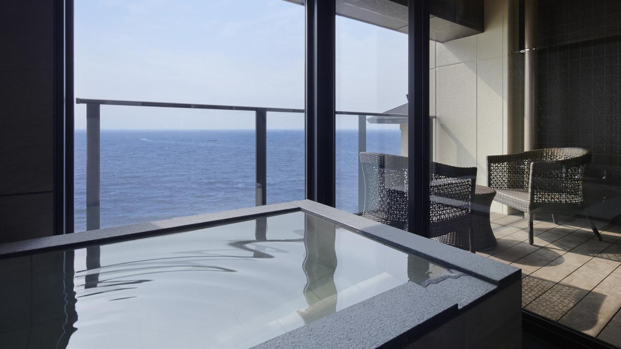 Deluxe Twin Room With Tatami Area And Ocean View photo 2