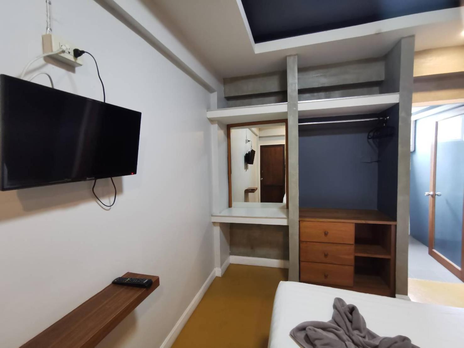 Superior King Room - Photo 7