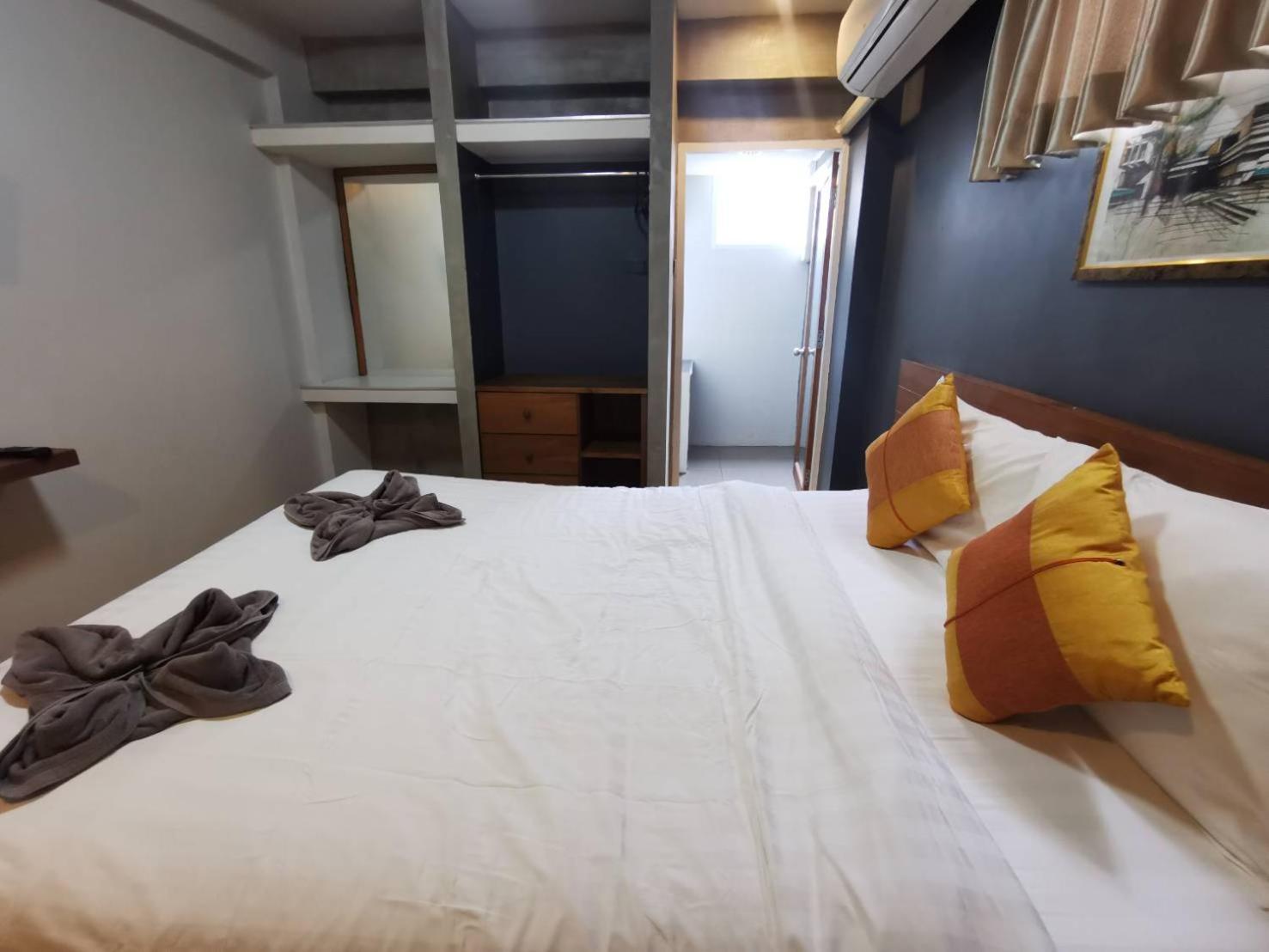 Superior King Room - Photo 11