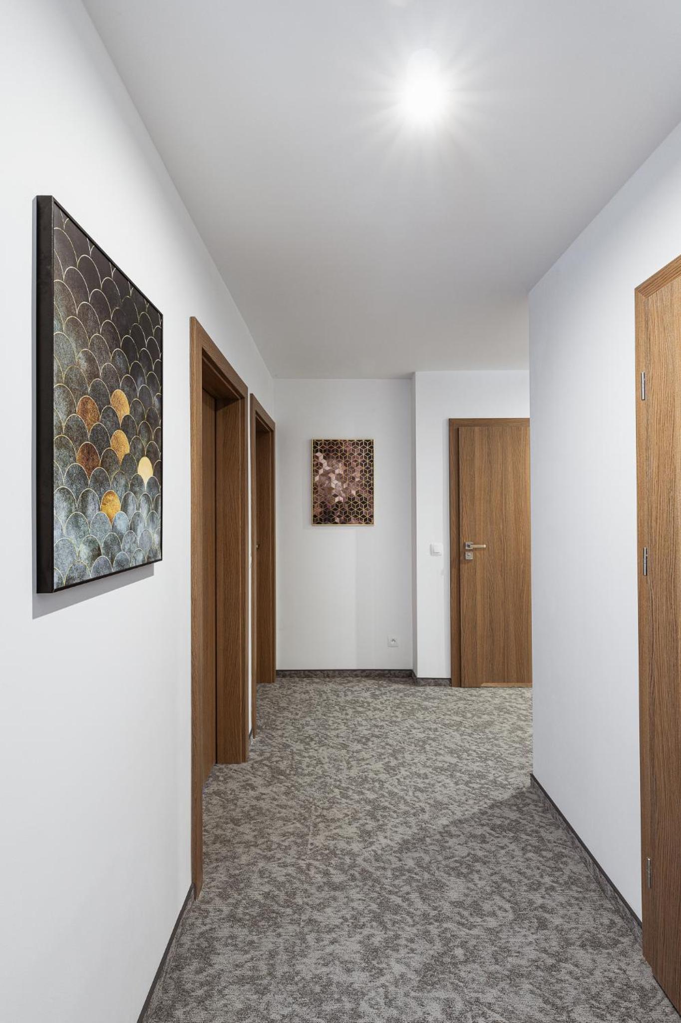 One-Bedroom Apartment - Photo 3