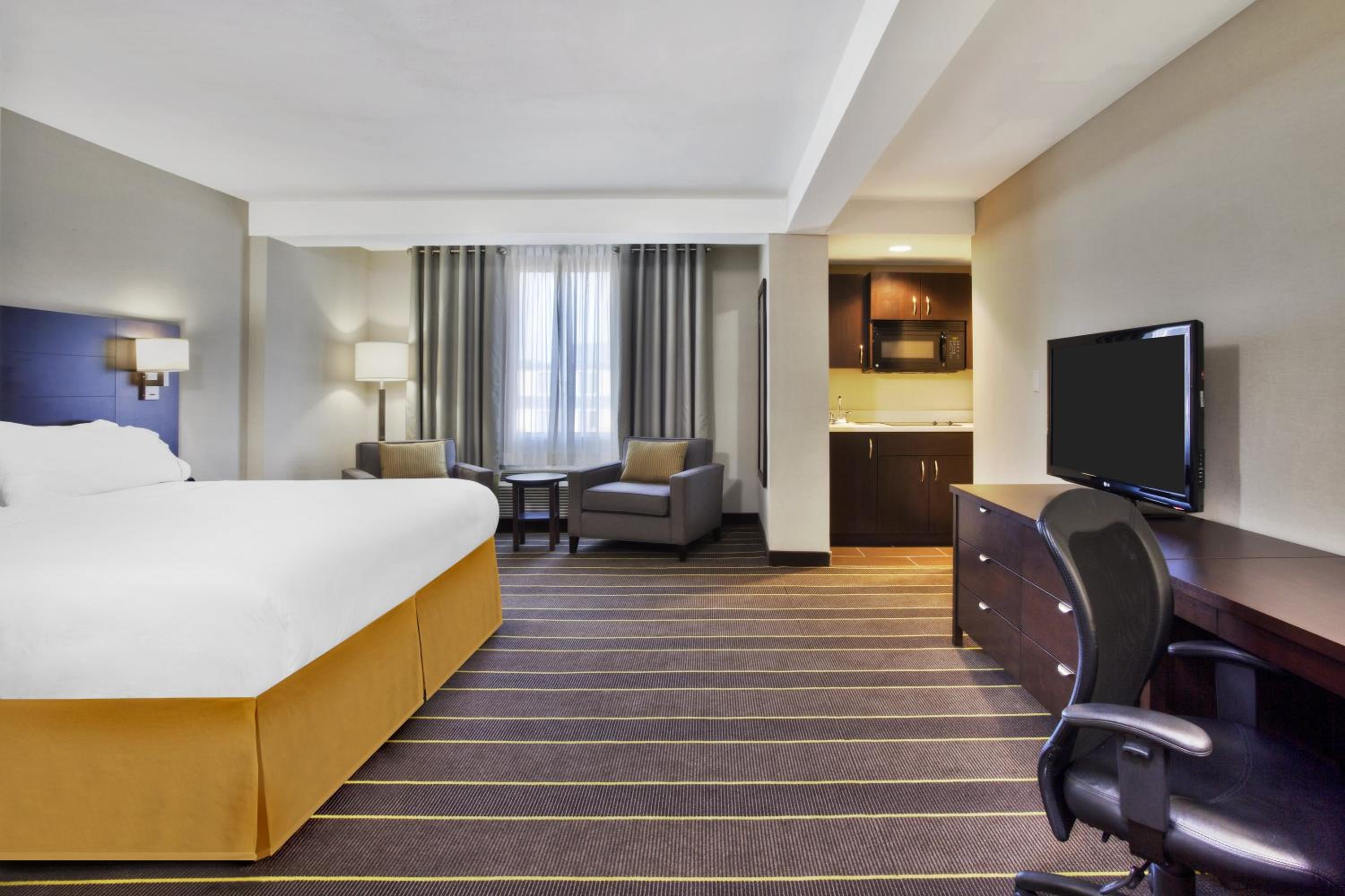 Standard King Room - Photo 1