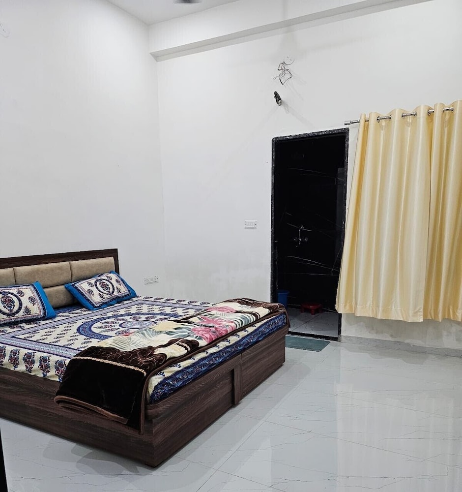 Double or Twin Room photo 2