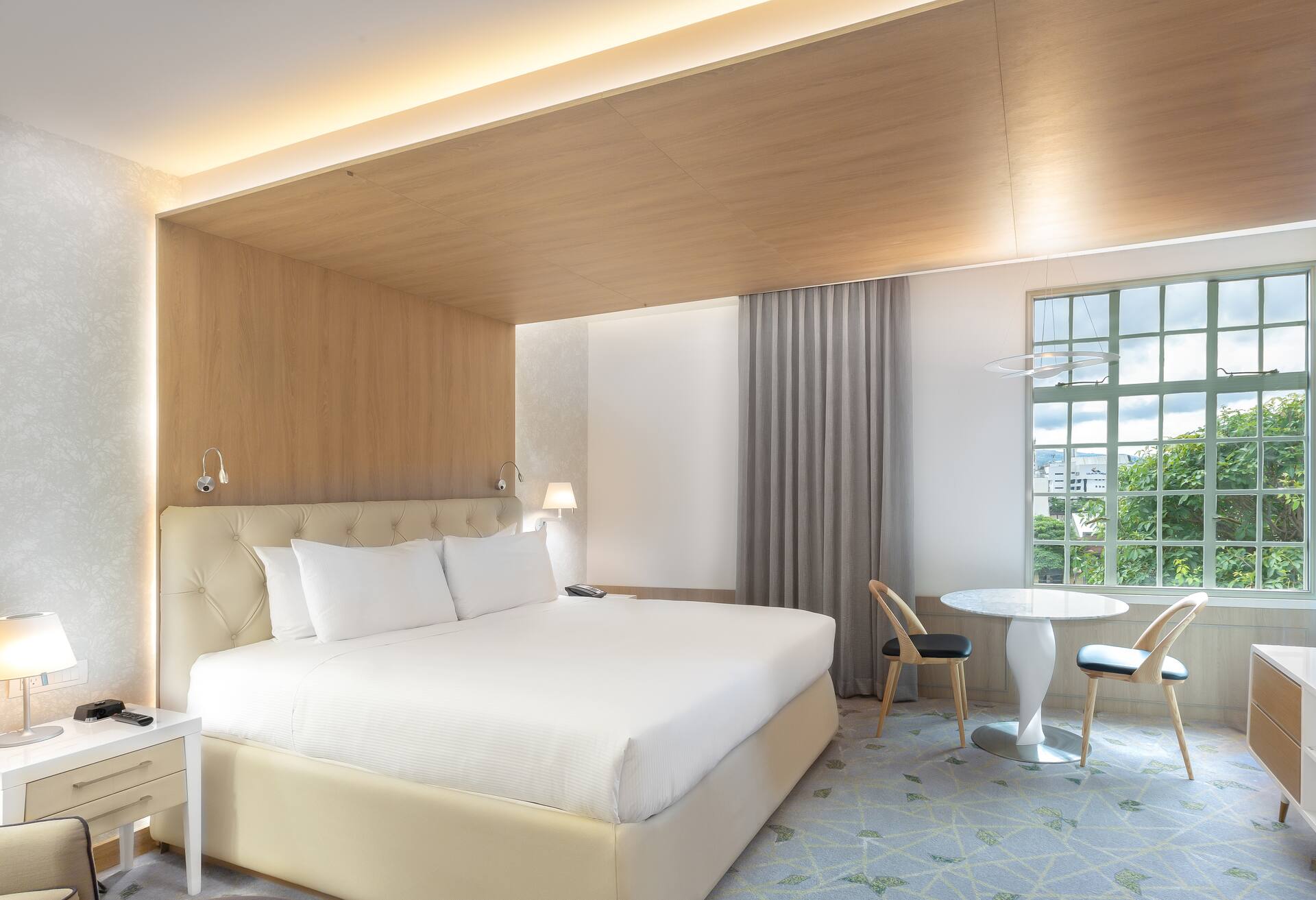 1 King Bed Superior