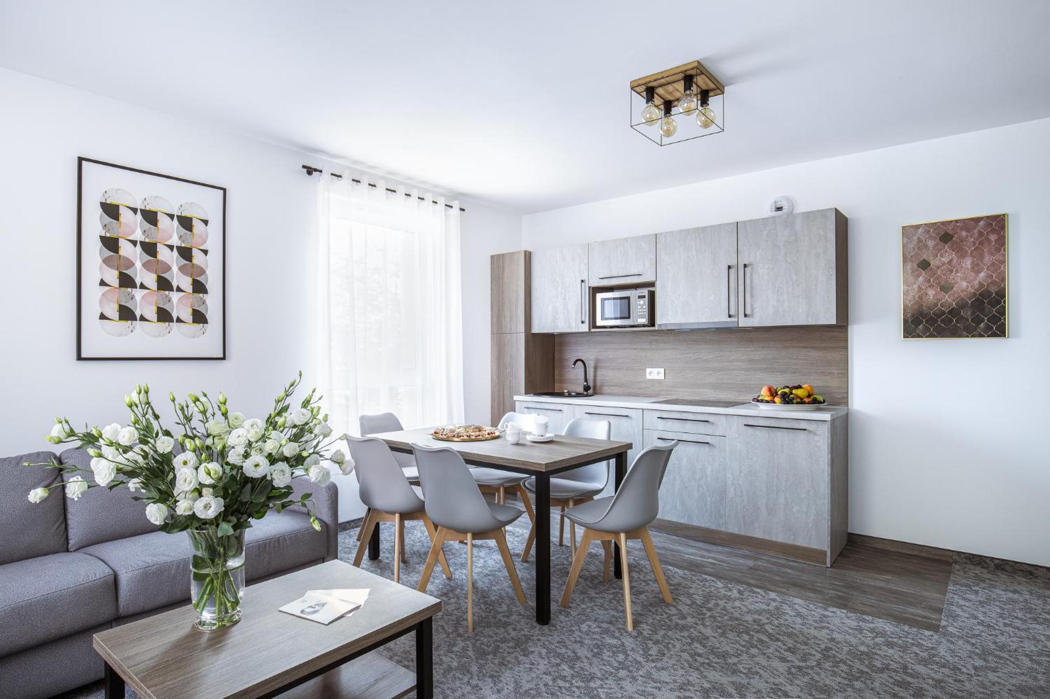 One-Bedroom Apartment - Photo 7