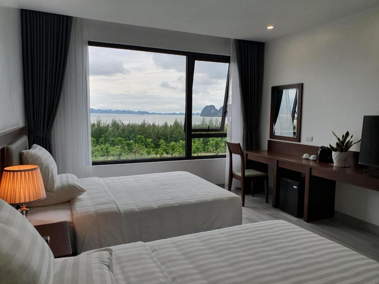 Superior Twin Room with Sea View photo 1