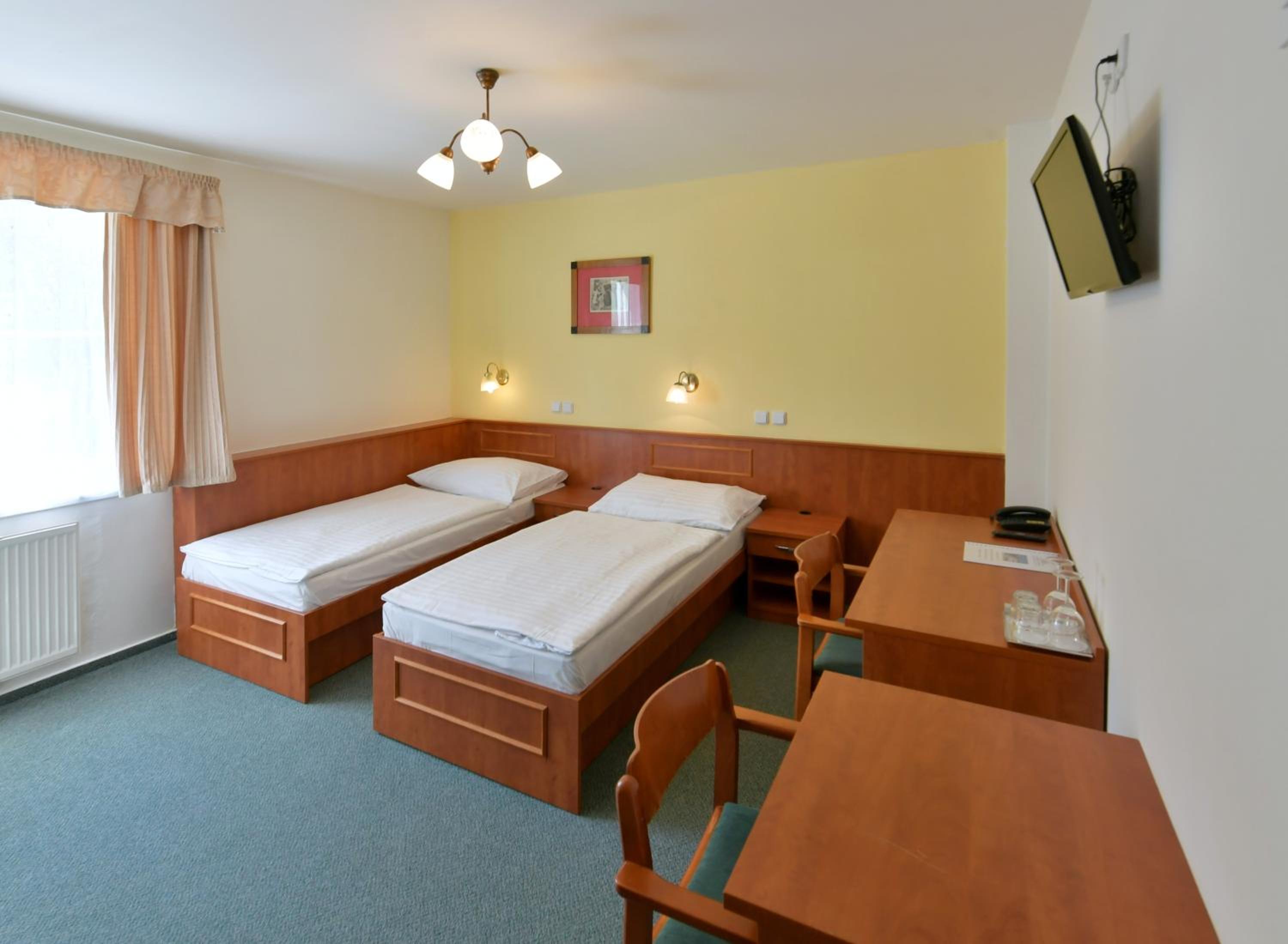 Standard Double or Twin Room photo 1