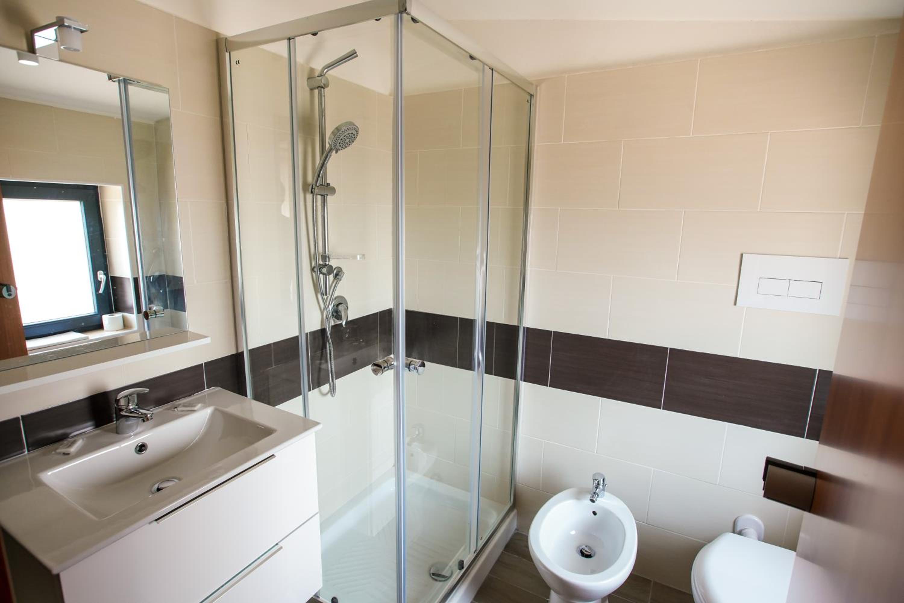 Double or Twin Room with Balcony photo 2