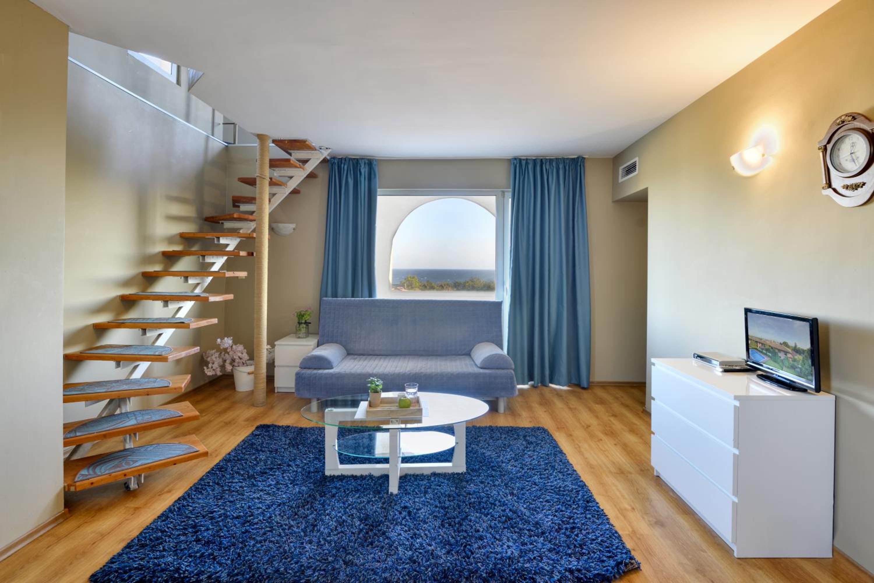 Maisonette photo 1