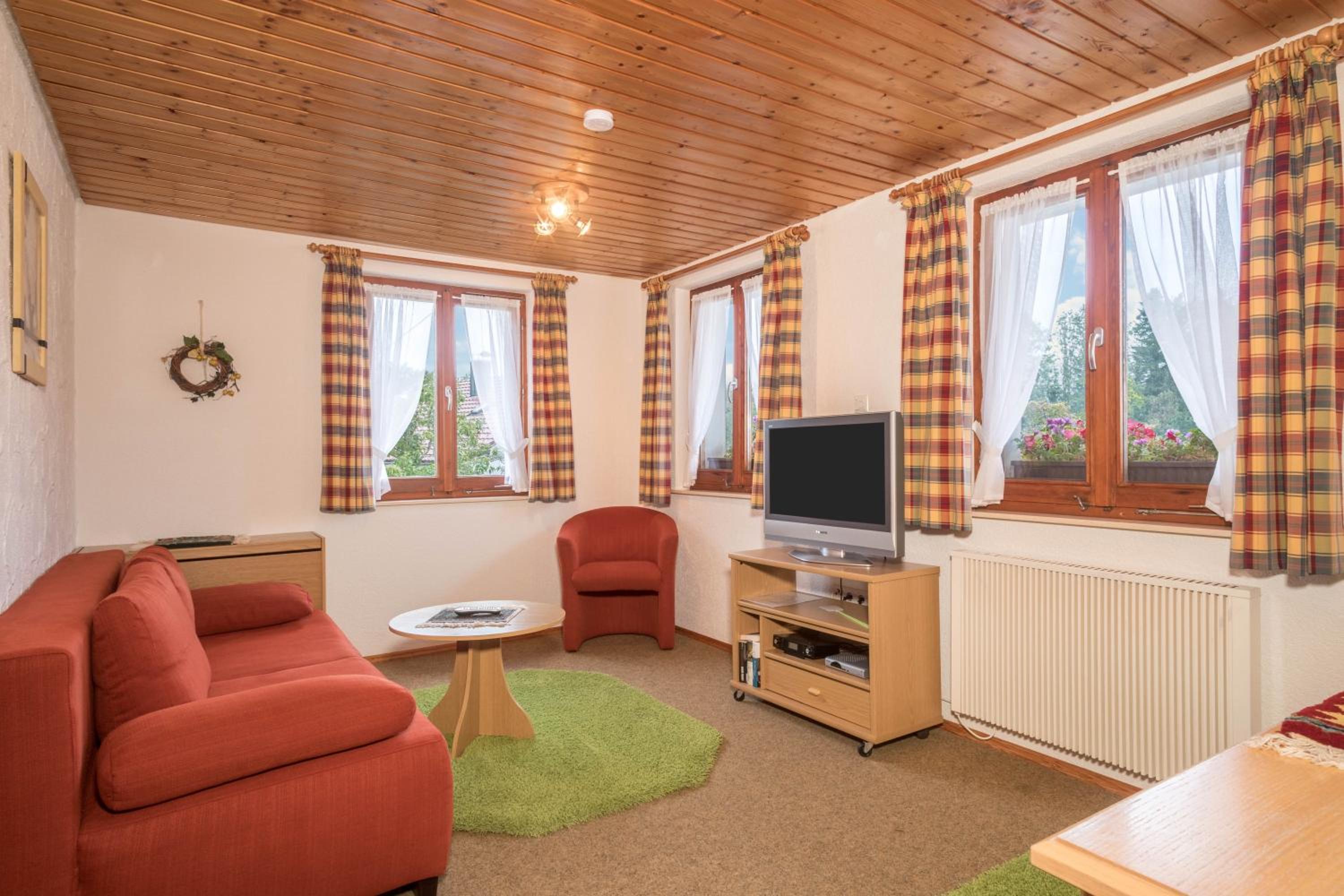 One-Bedroom Apartment with Garden photo 1