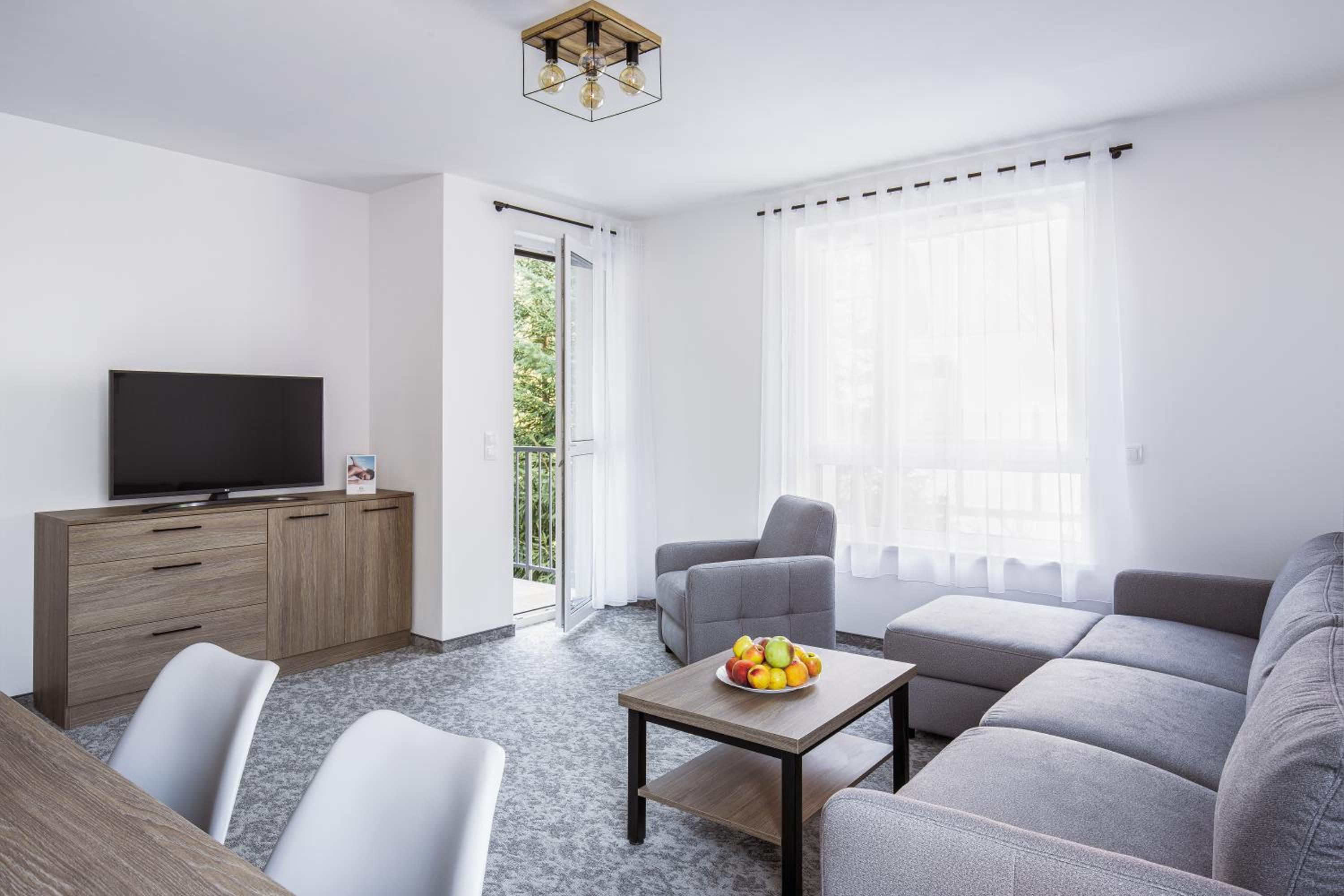 One-Bedroom Apartment - Photo 11