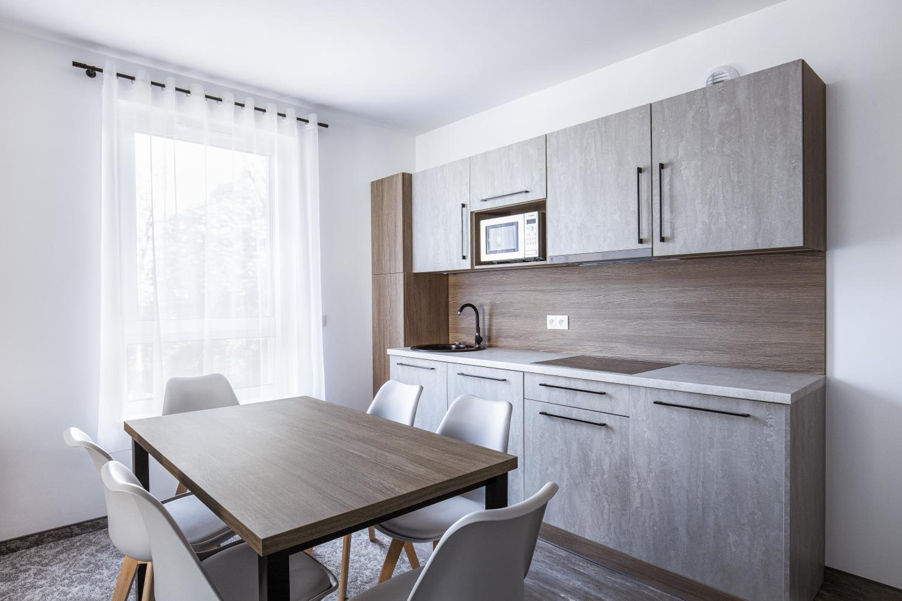 One-Bedroom Apartment - Photo 13