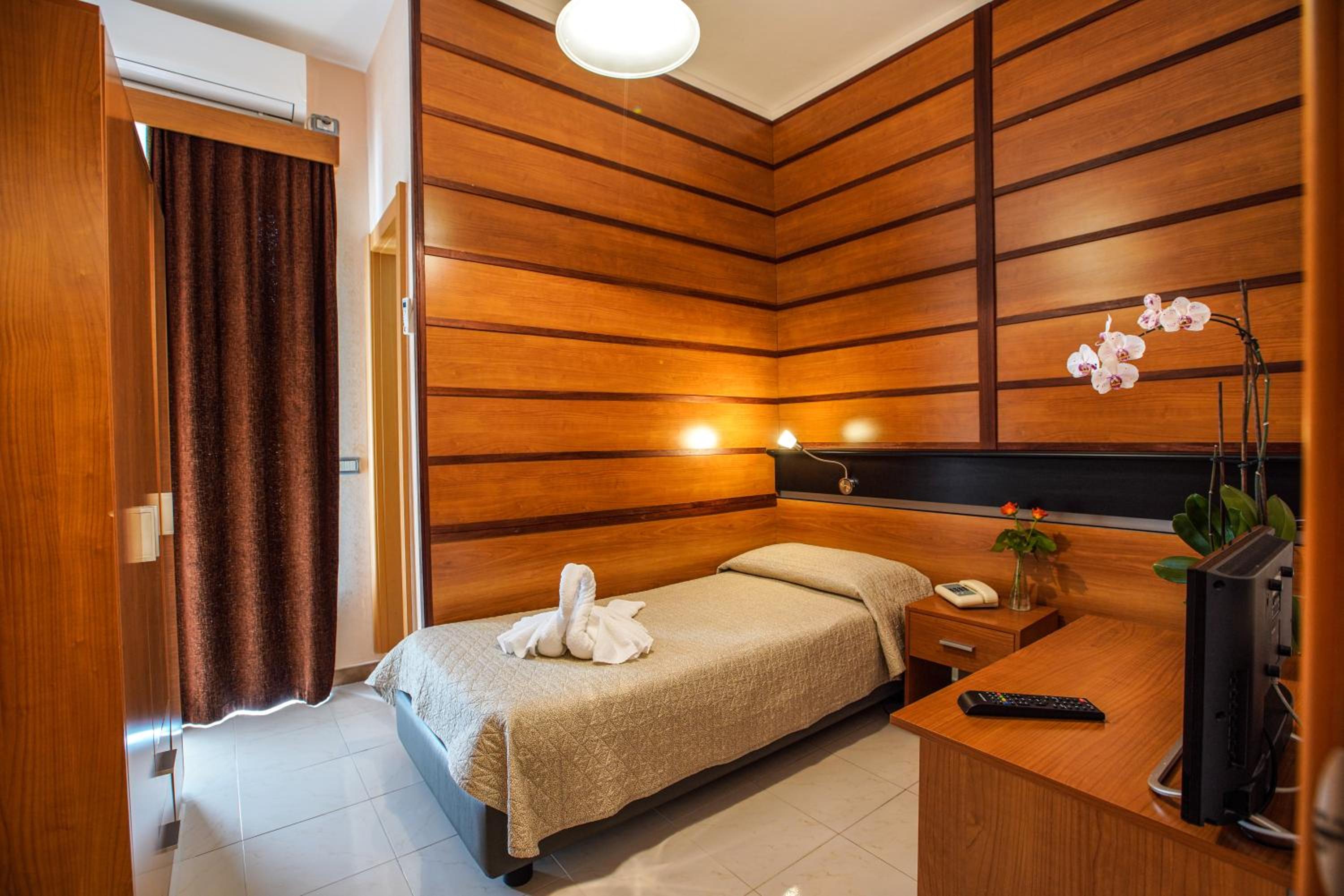 Single Room with Balcony photo 1