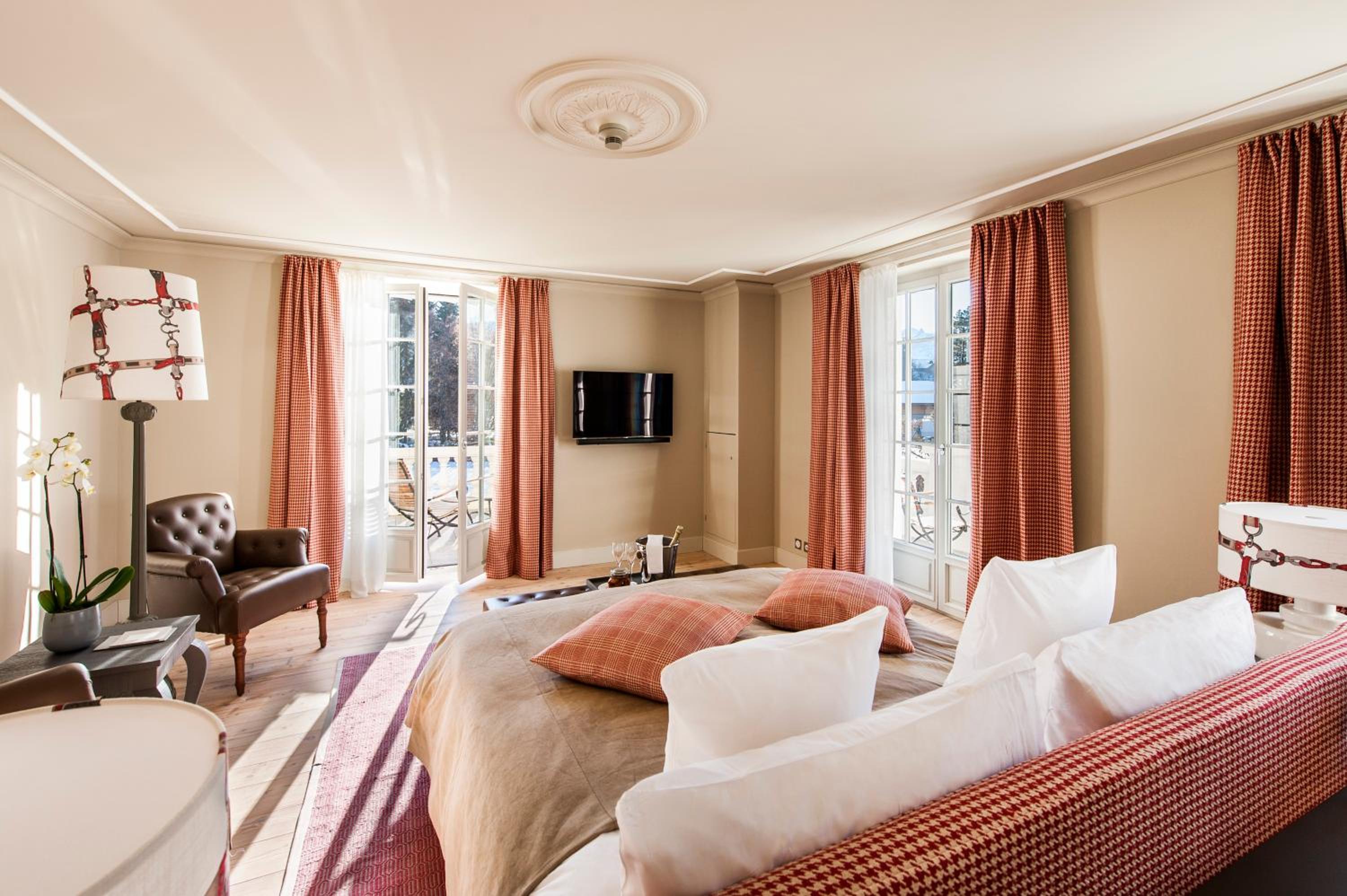 Double Room with Mountain View and Balcony
