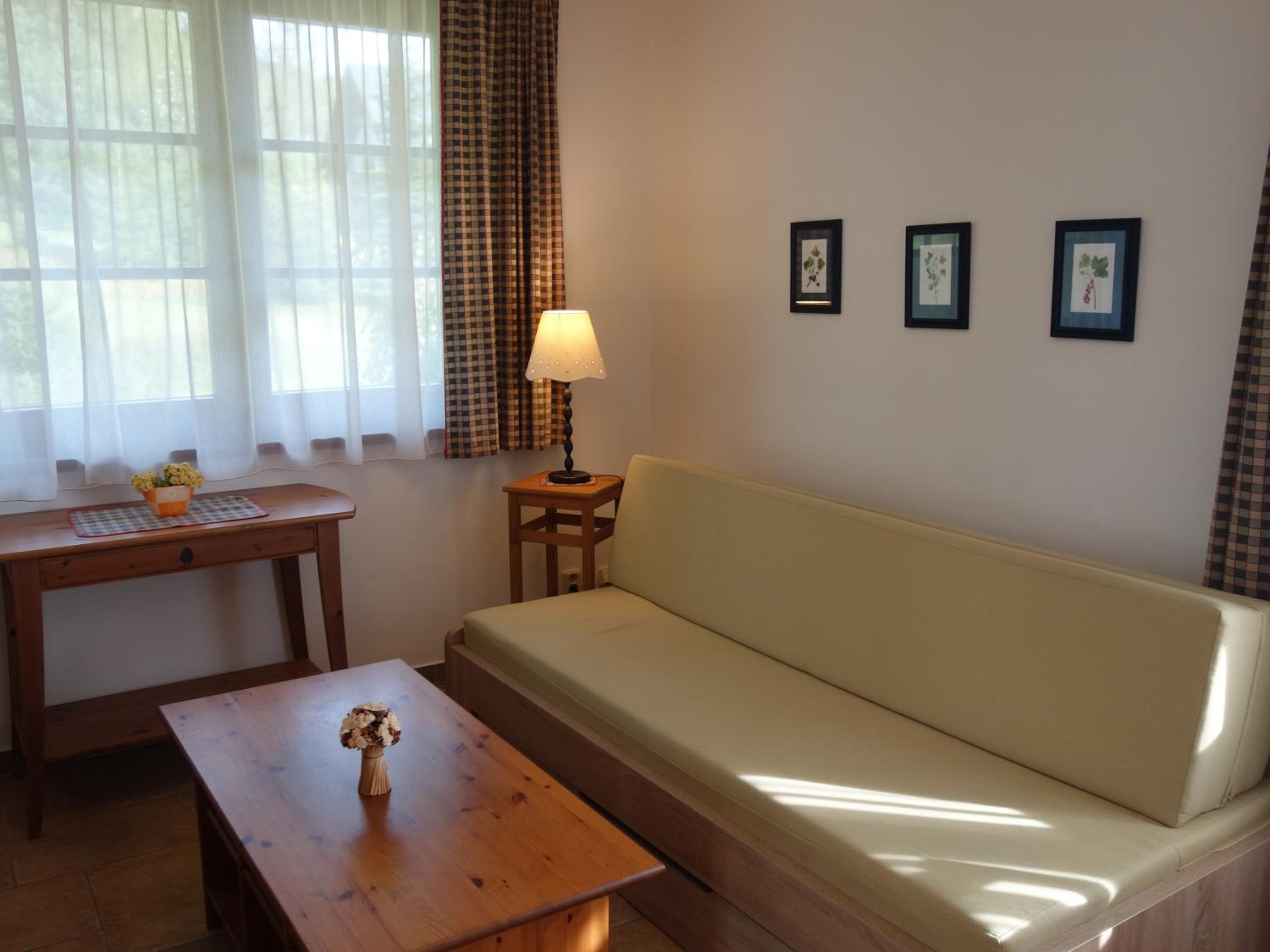 One-Bedroom Apartment photo 1
