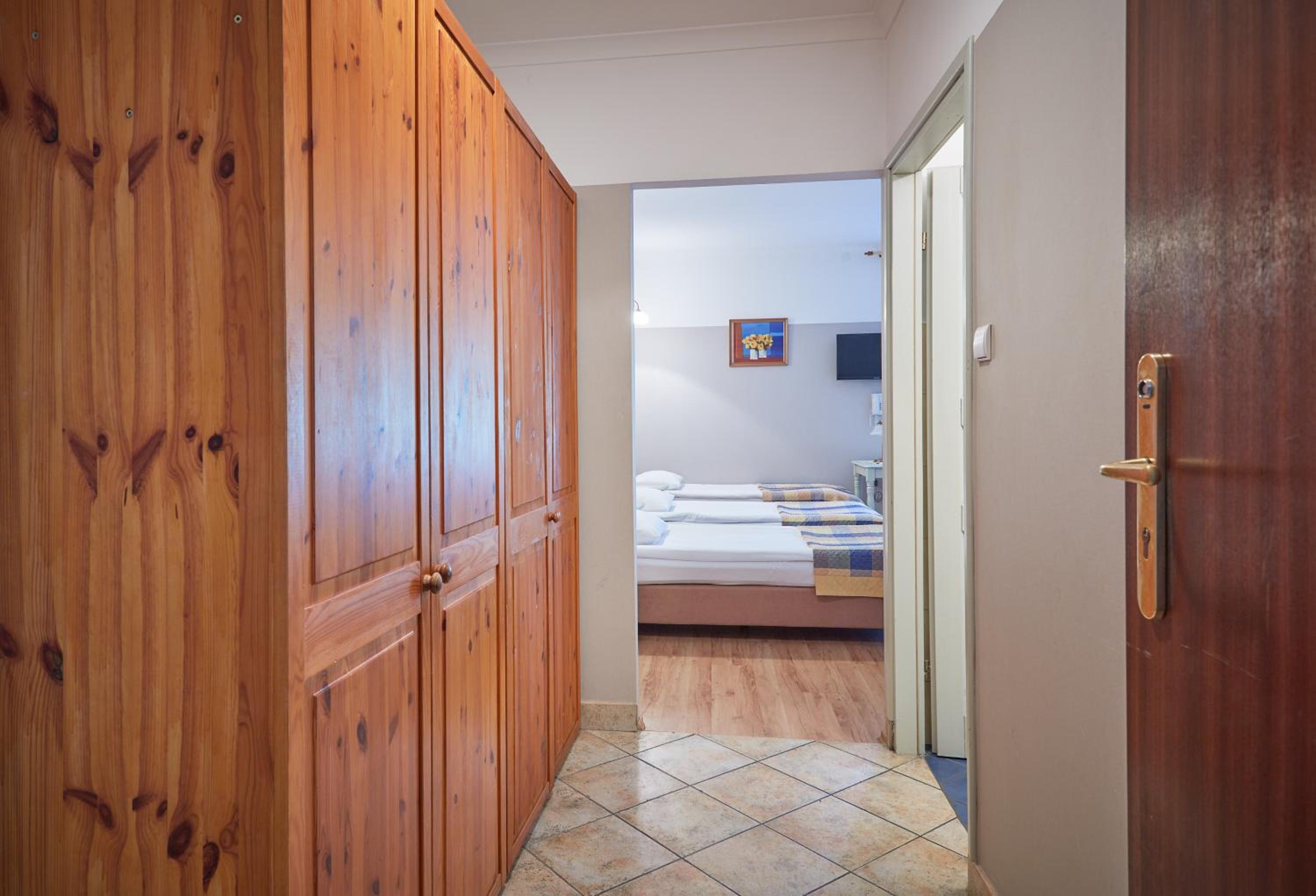 Mixed Dormitory Room