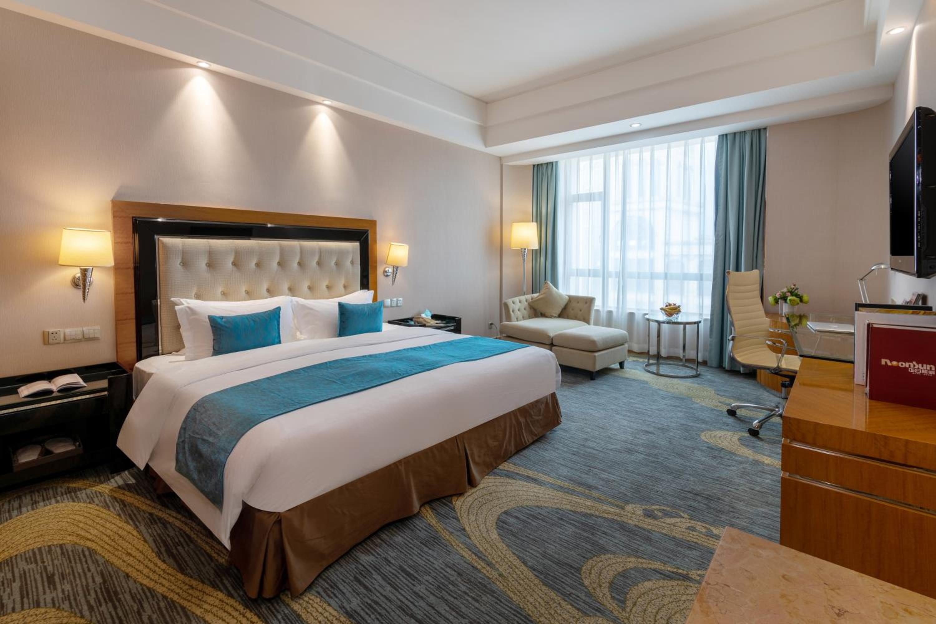 Deluxe Queen Room photo 1
