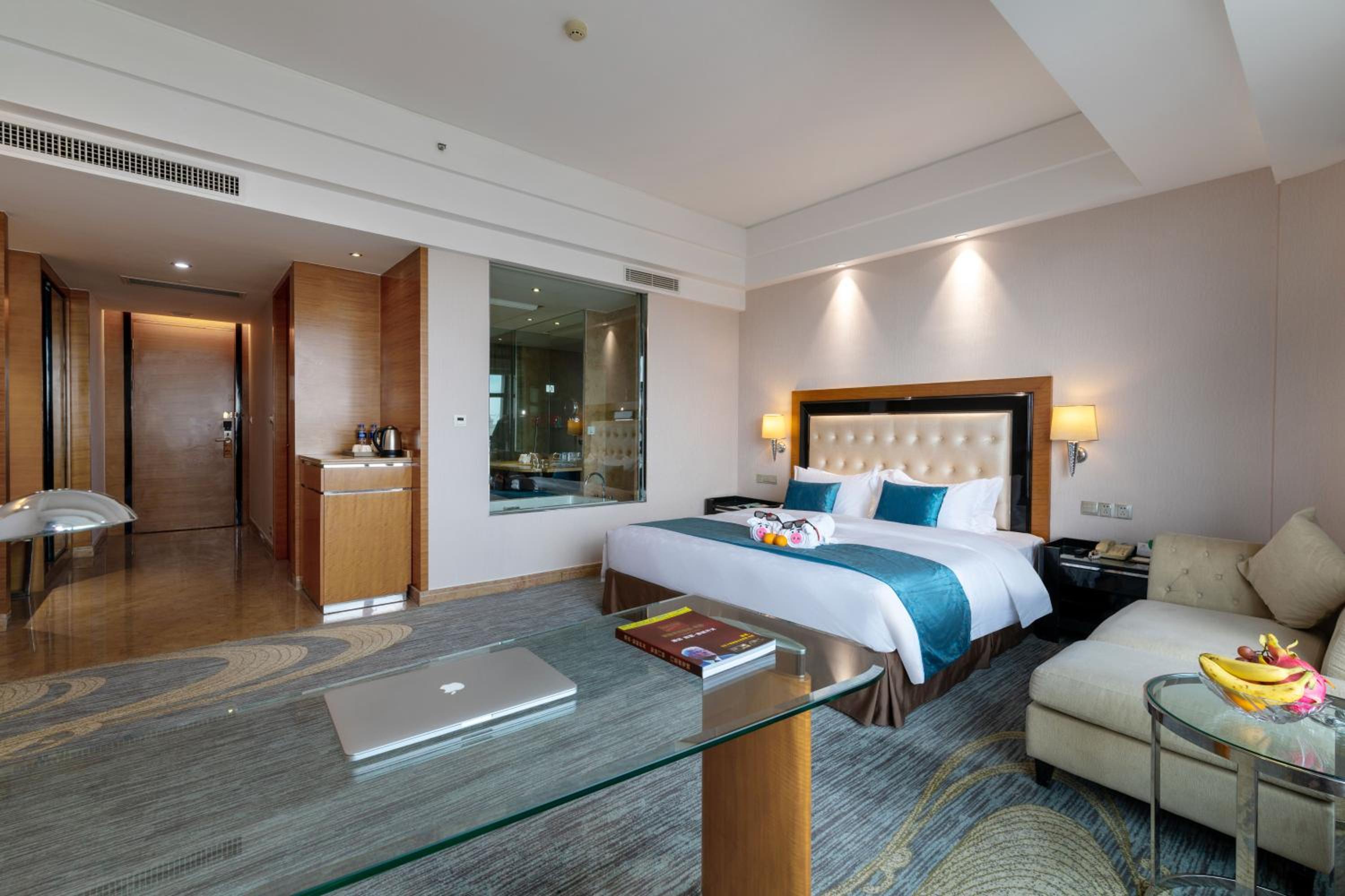 Deluxe Queen Room photo 3