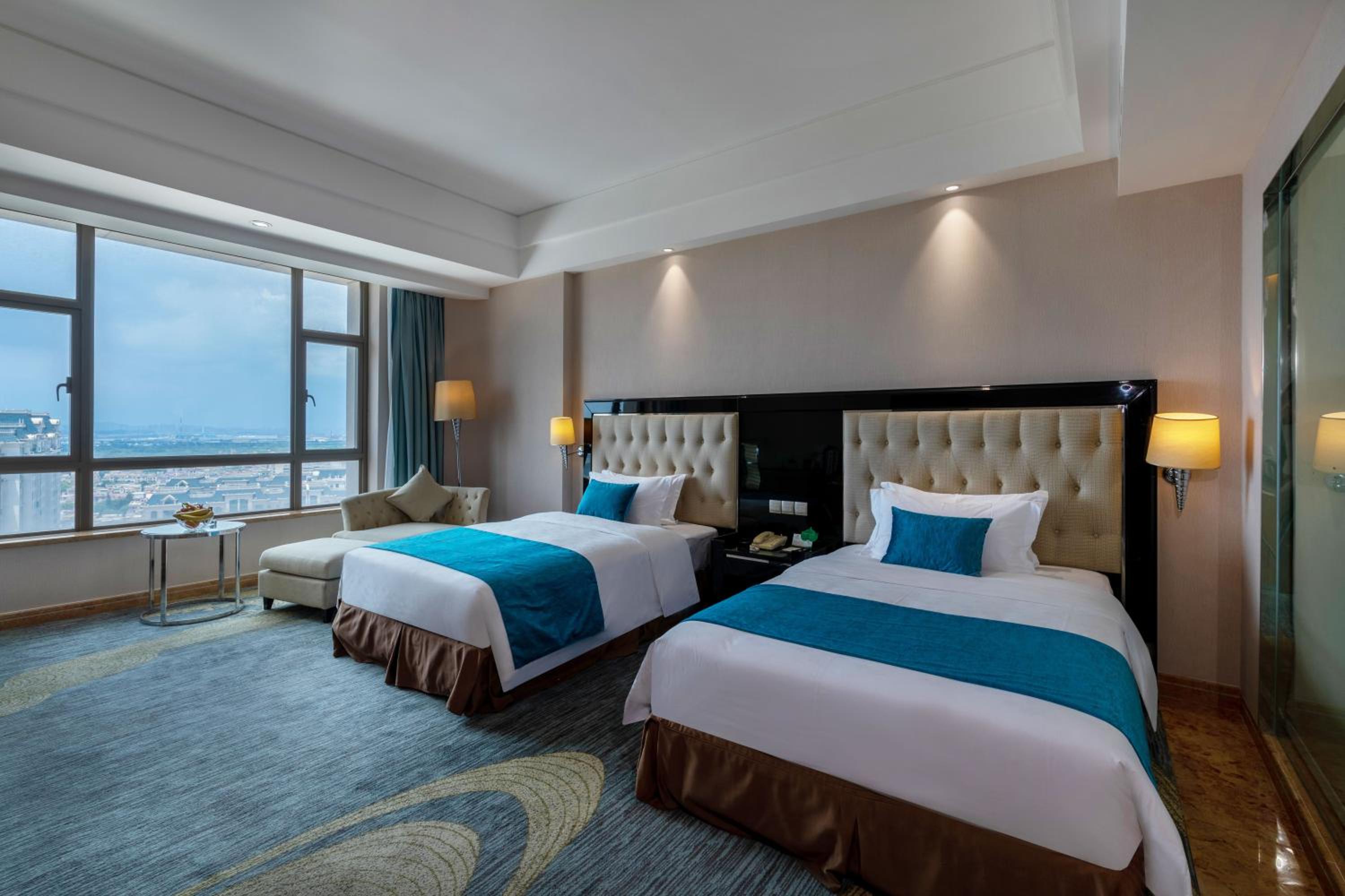 Deluxe Twin Room photo 2